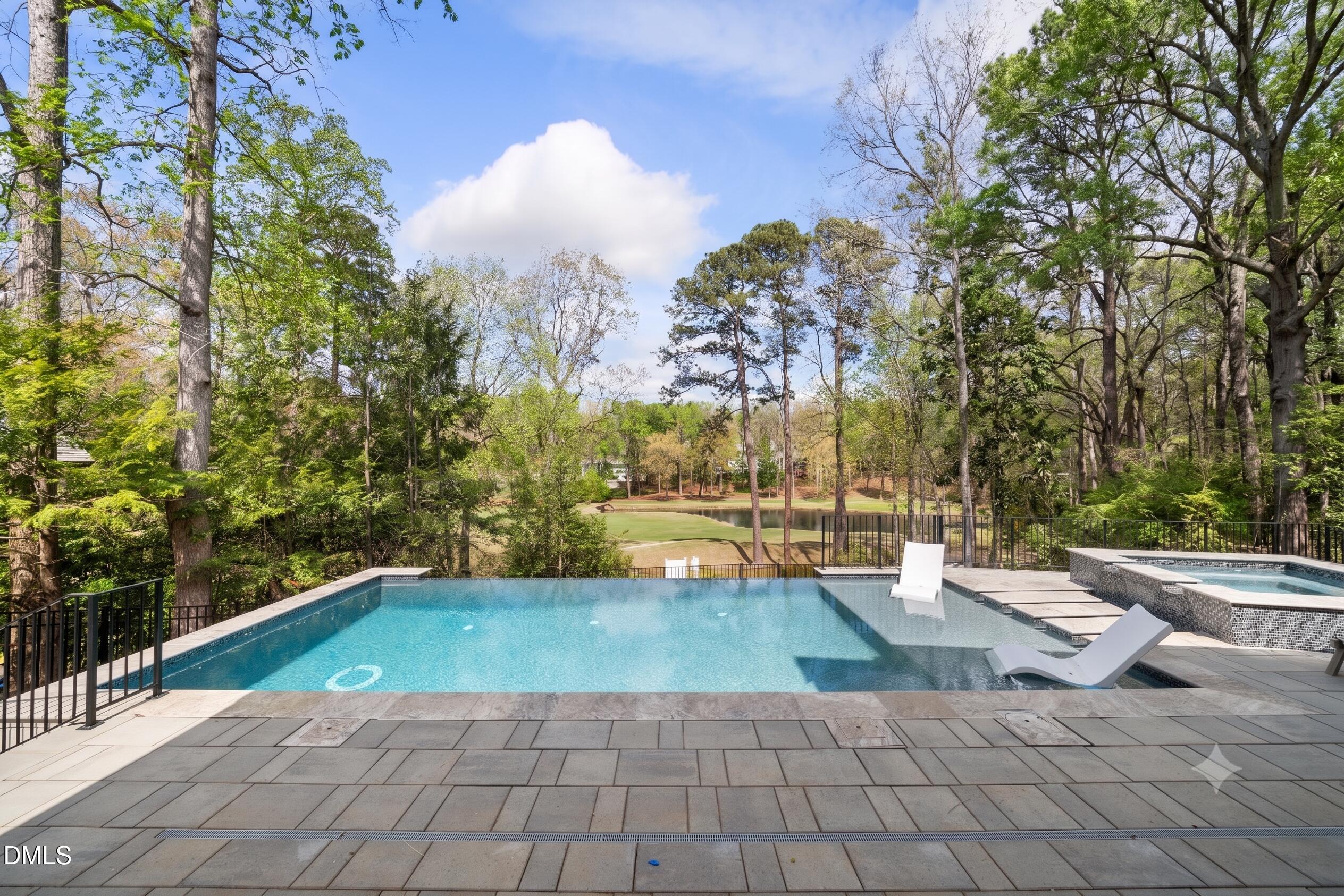 1925 Hunting Ridge Road Property Photo 4