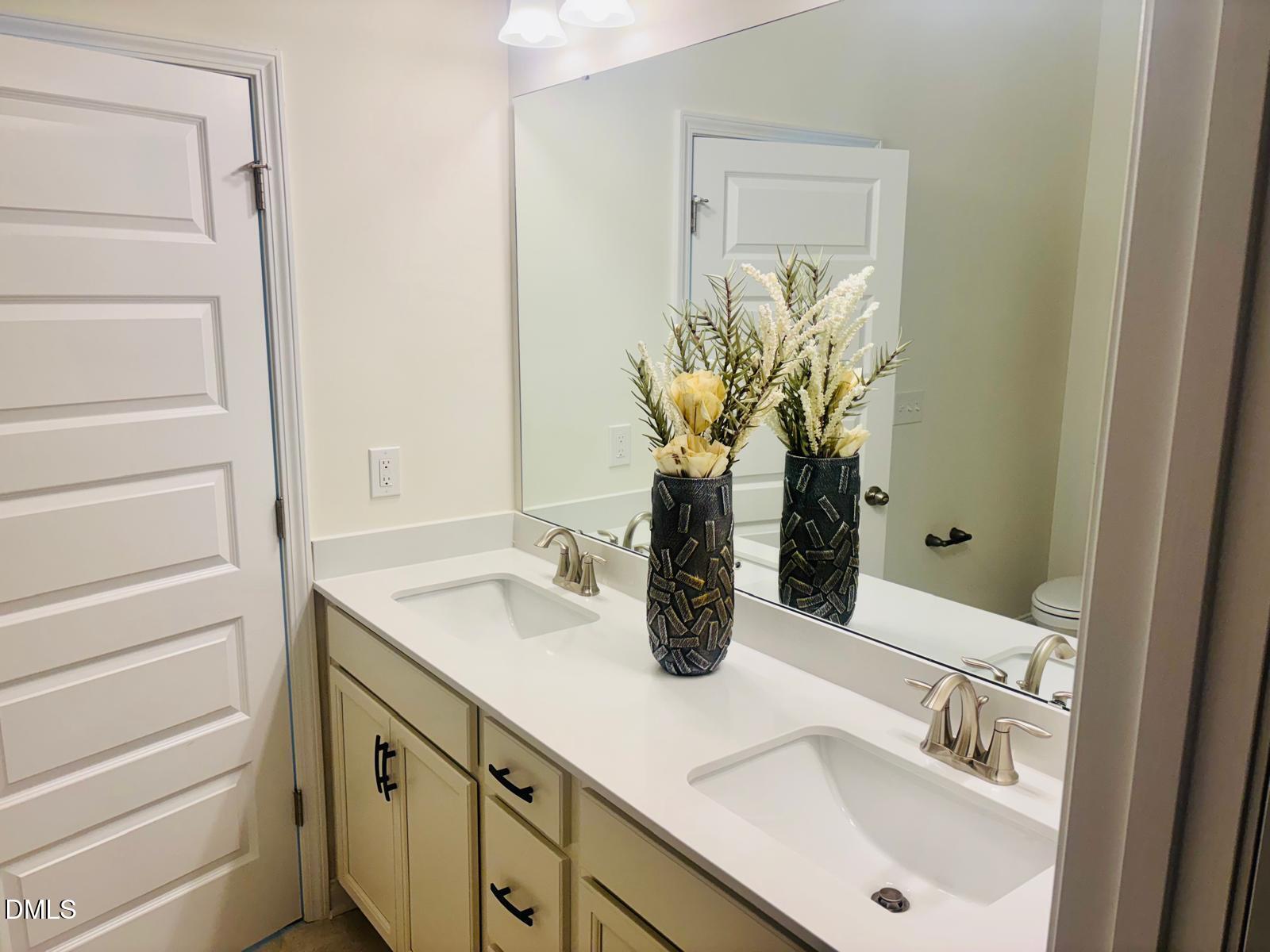4425 Dominion Crest Drive Property Photo 11