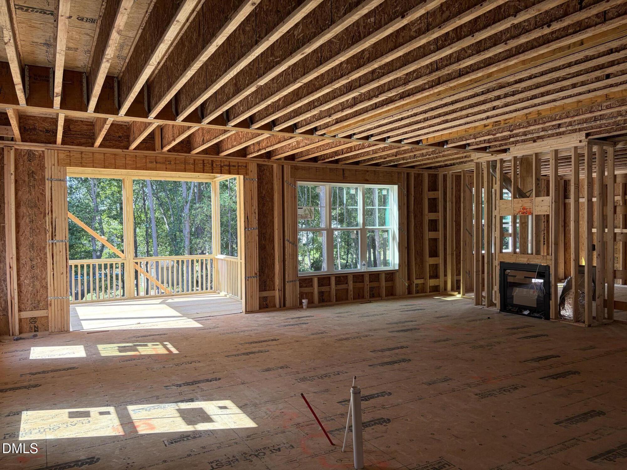 749 W Holly Springs Road Property Photo 4
