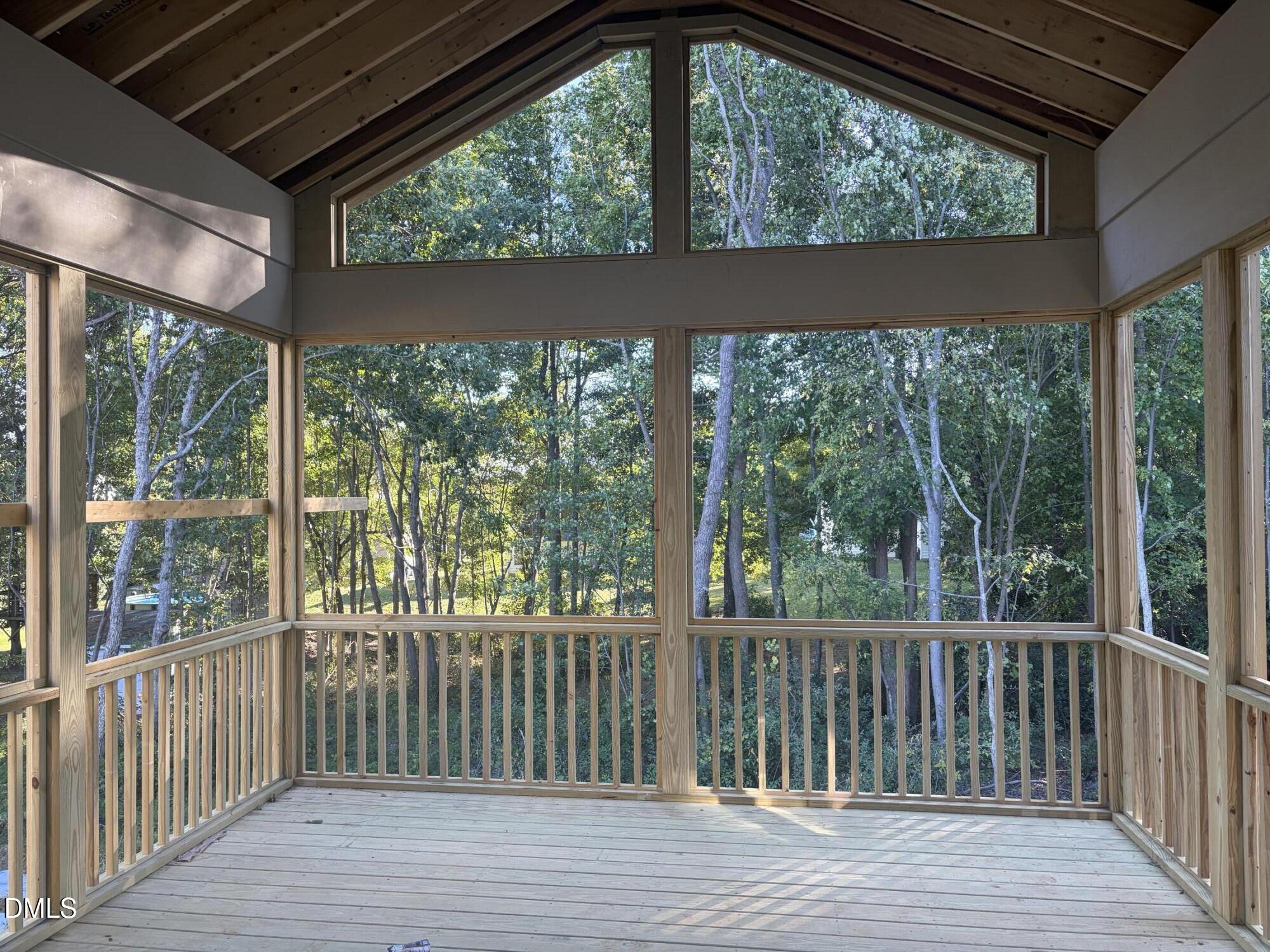 761 W Holly Springs Road Property Photo 4