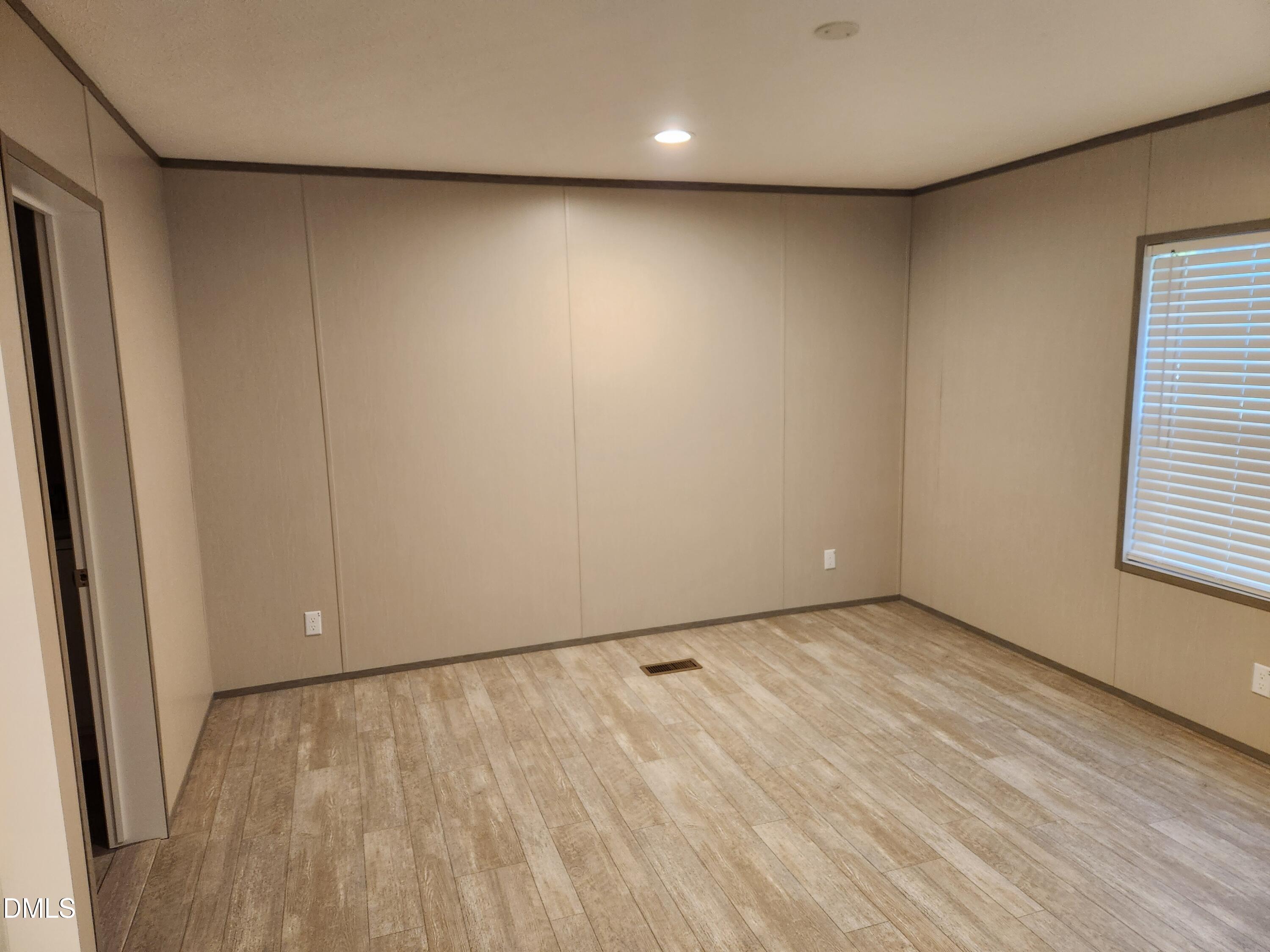 392 Monroe Lane Property Photo 6