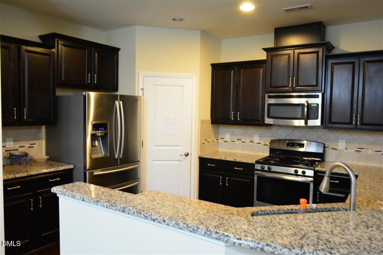 264 Kylemore Circle Property Photo 6