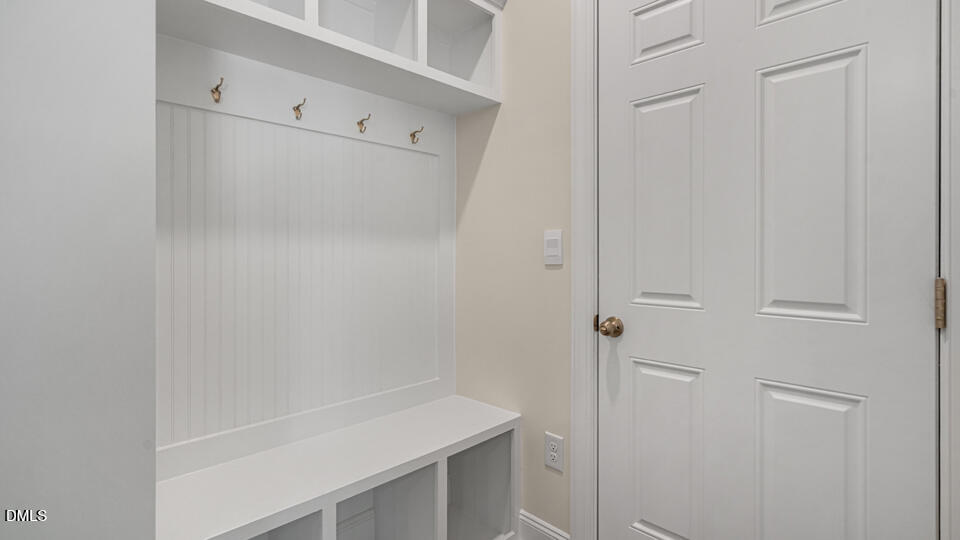 2108 Stoneridge Barn Way Property Photo 5