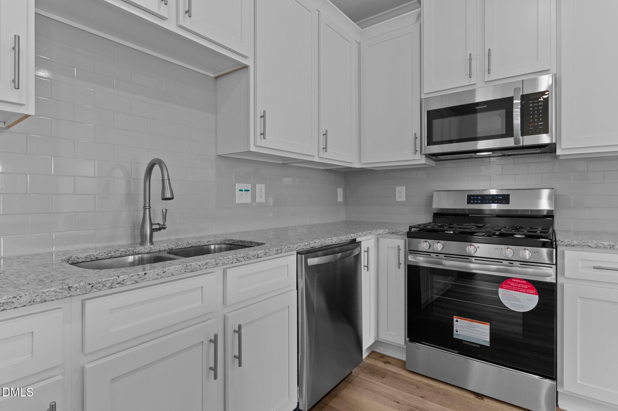 933 Alma Railway Drive 553 Property Photo 4