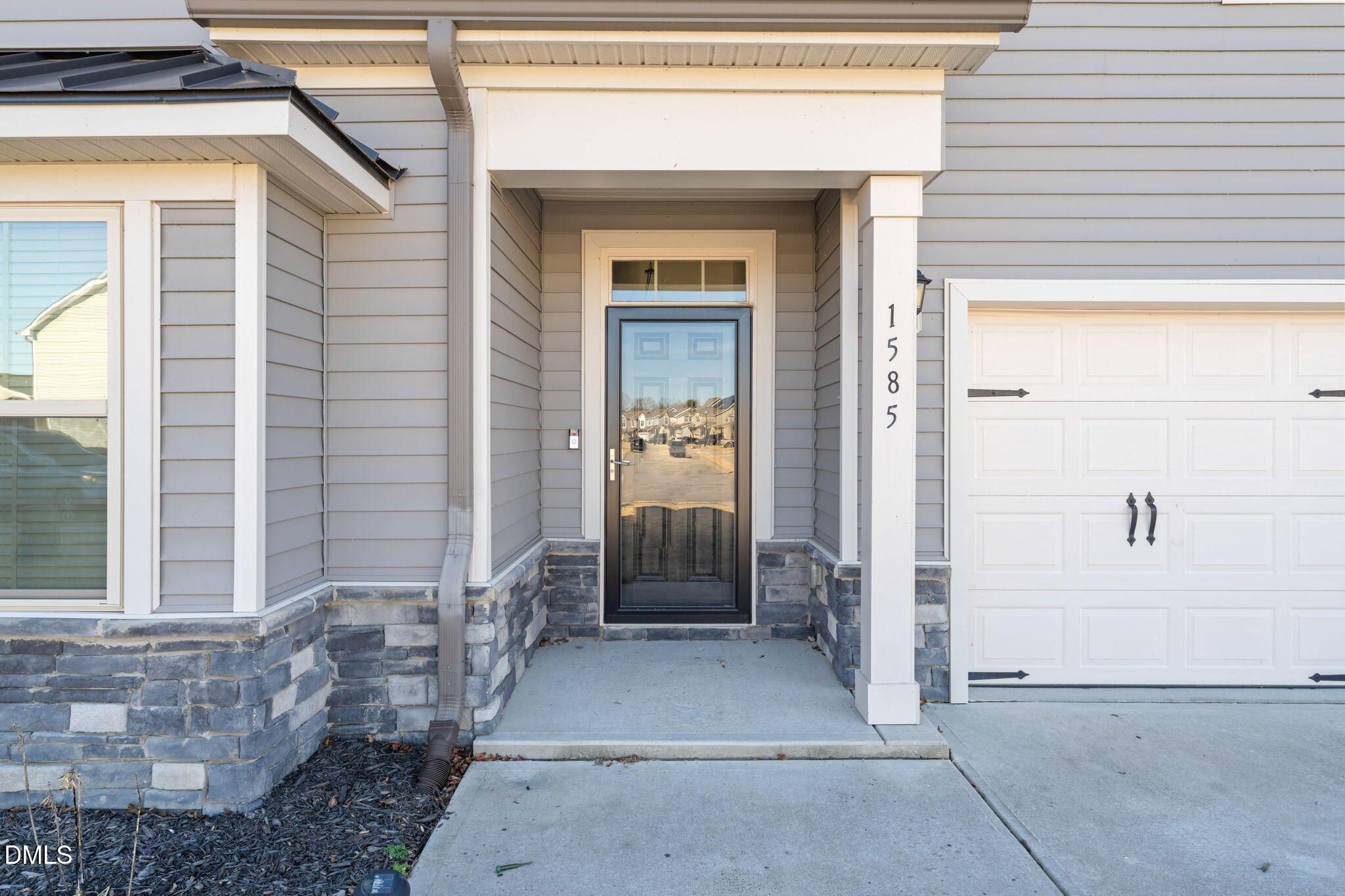 1585 Sage Tree Drive Property Photo 4