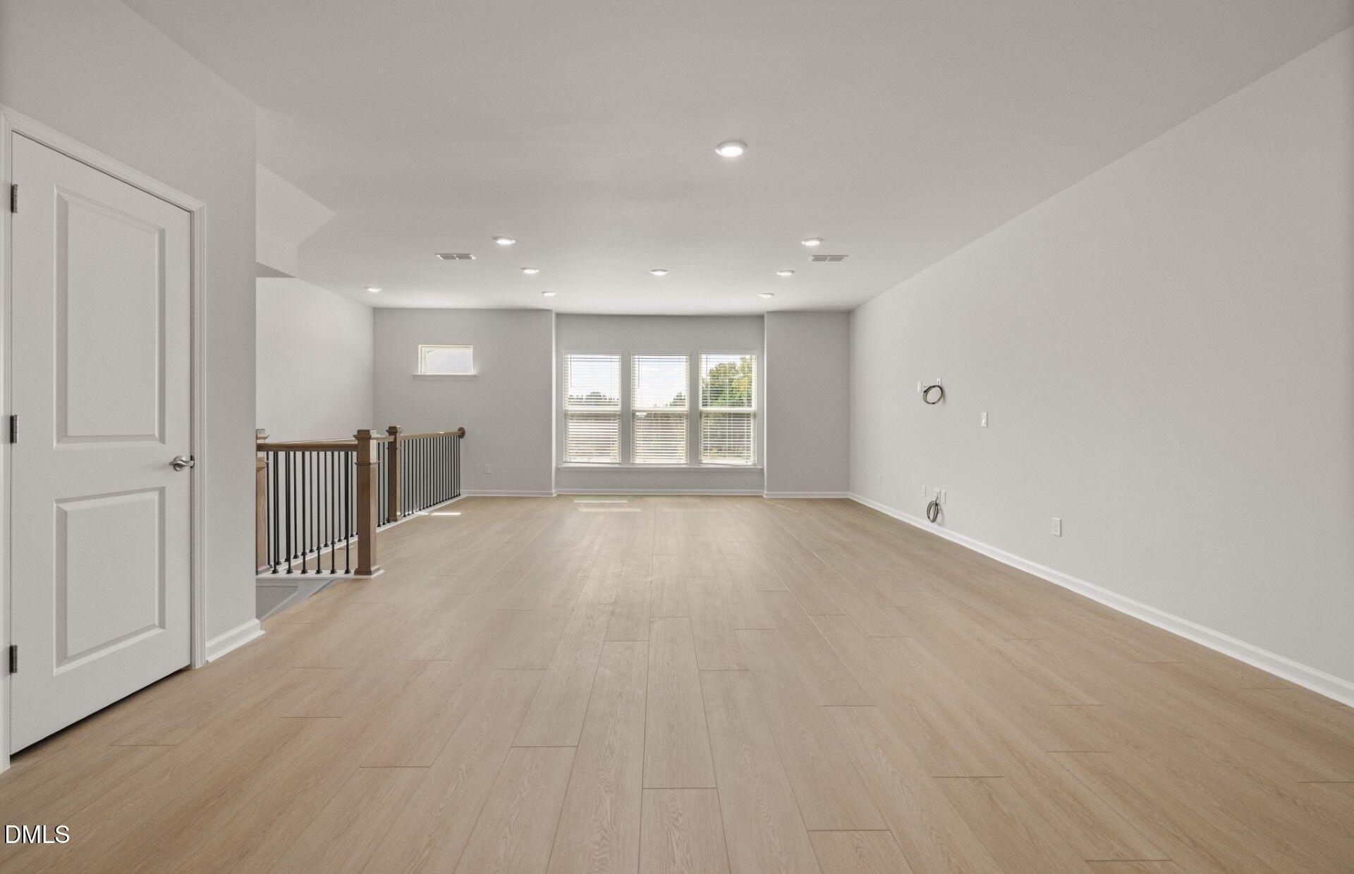 793 Larkspur Bowl Way Property Photo 8