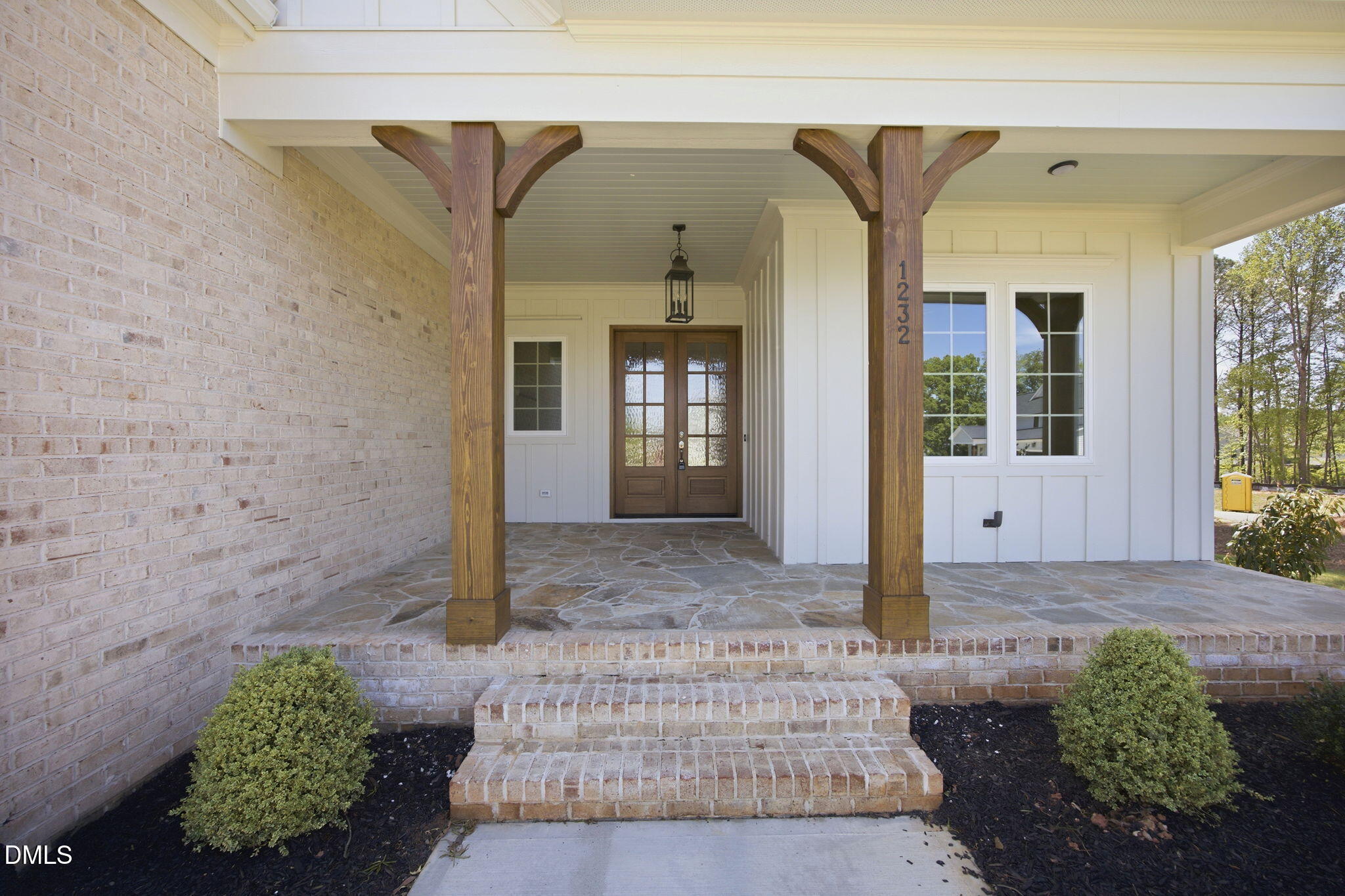 1232 Perry Bluff Drive Property Photo 3