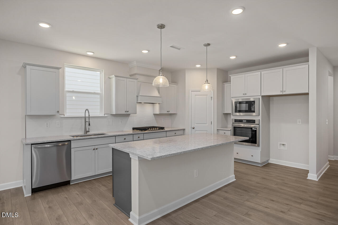 729 Dragonfly Pond Way Property Photo 11