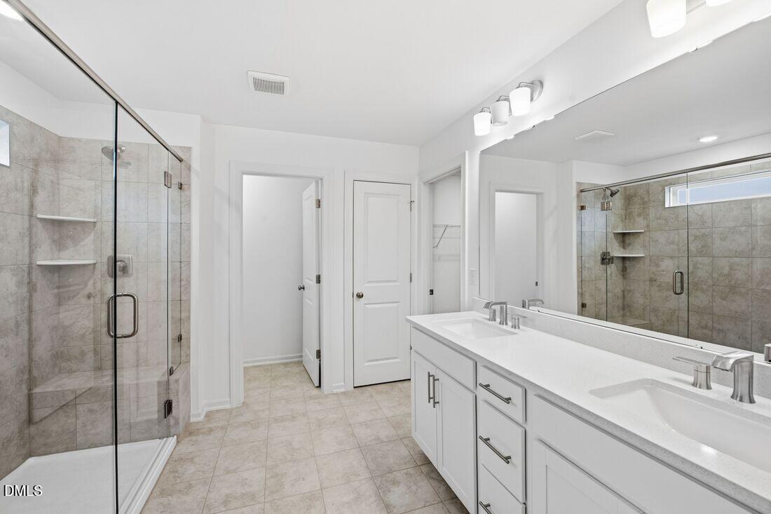 1733 Clydner Drive Property Photo 4