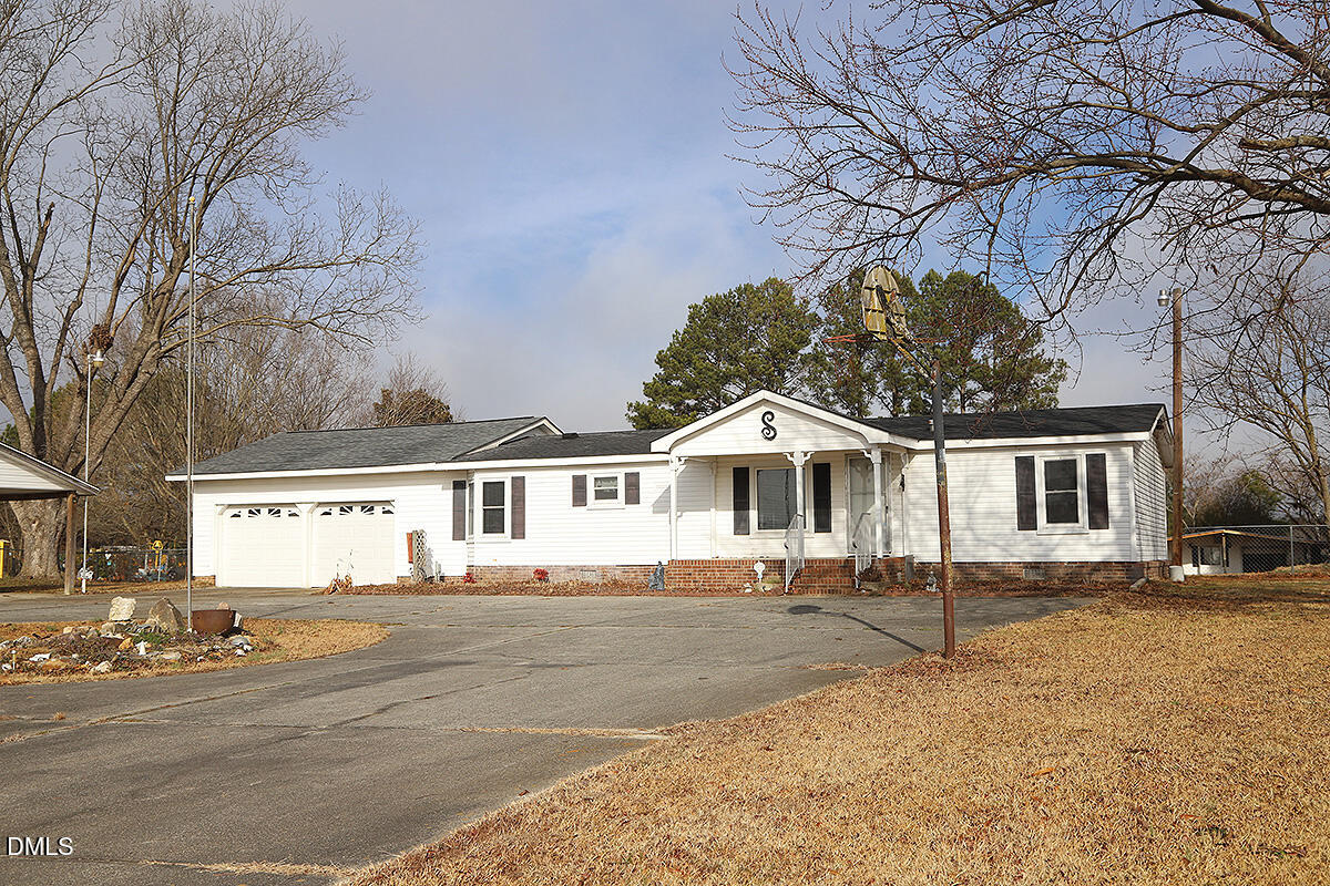 2582 Bakers Chapel Road Property Photo 1