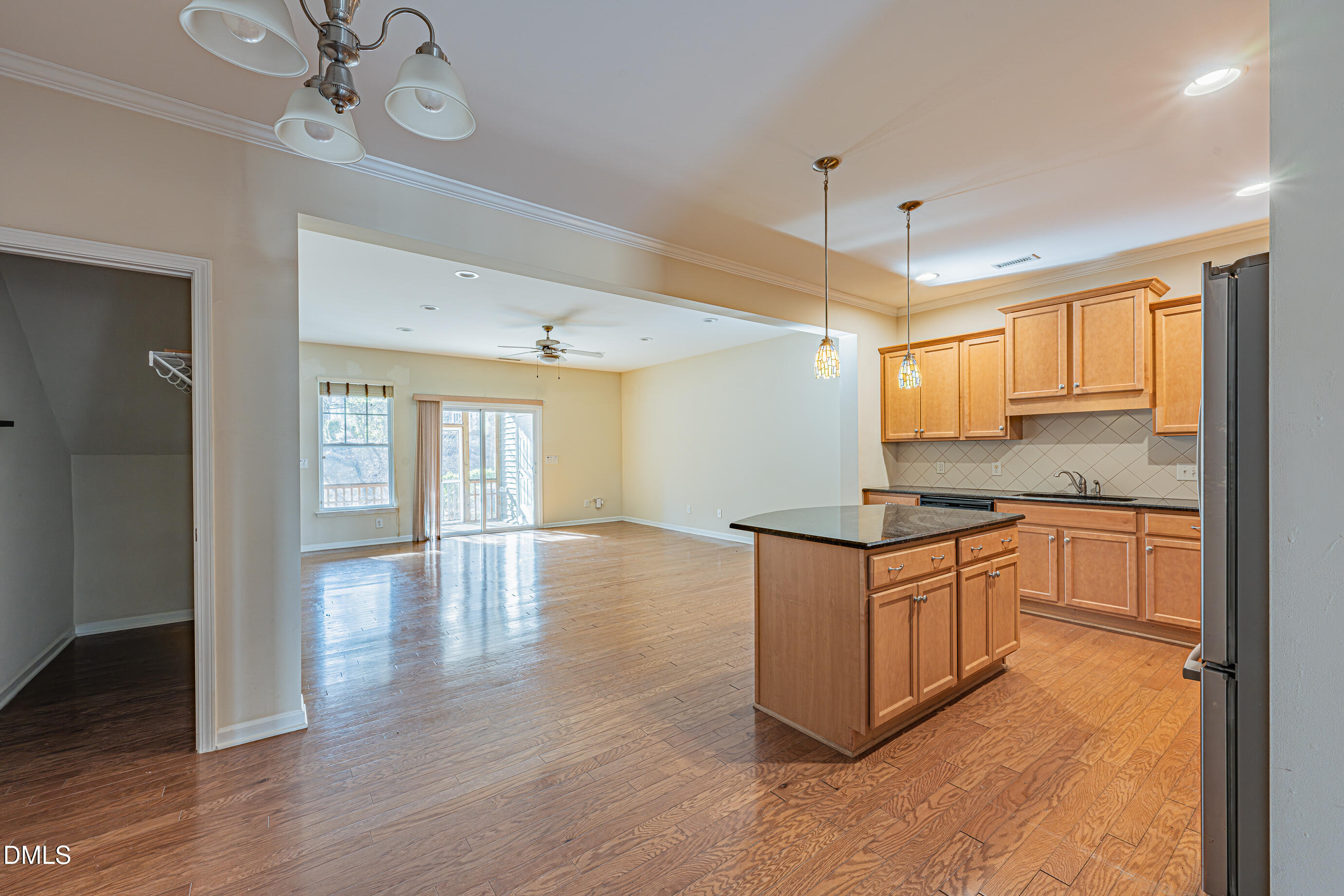 1260 Silver Beach Way Property Photo 6