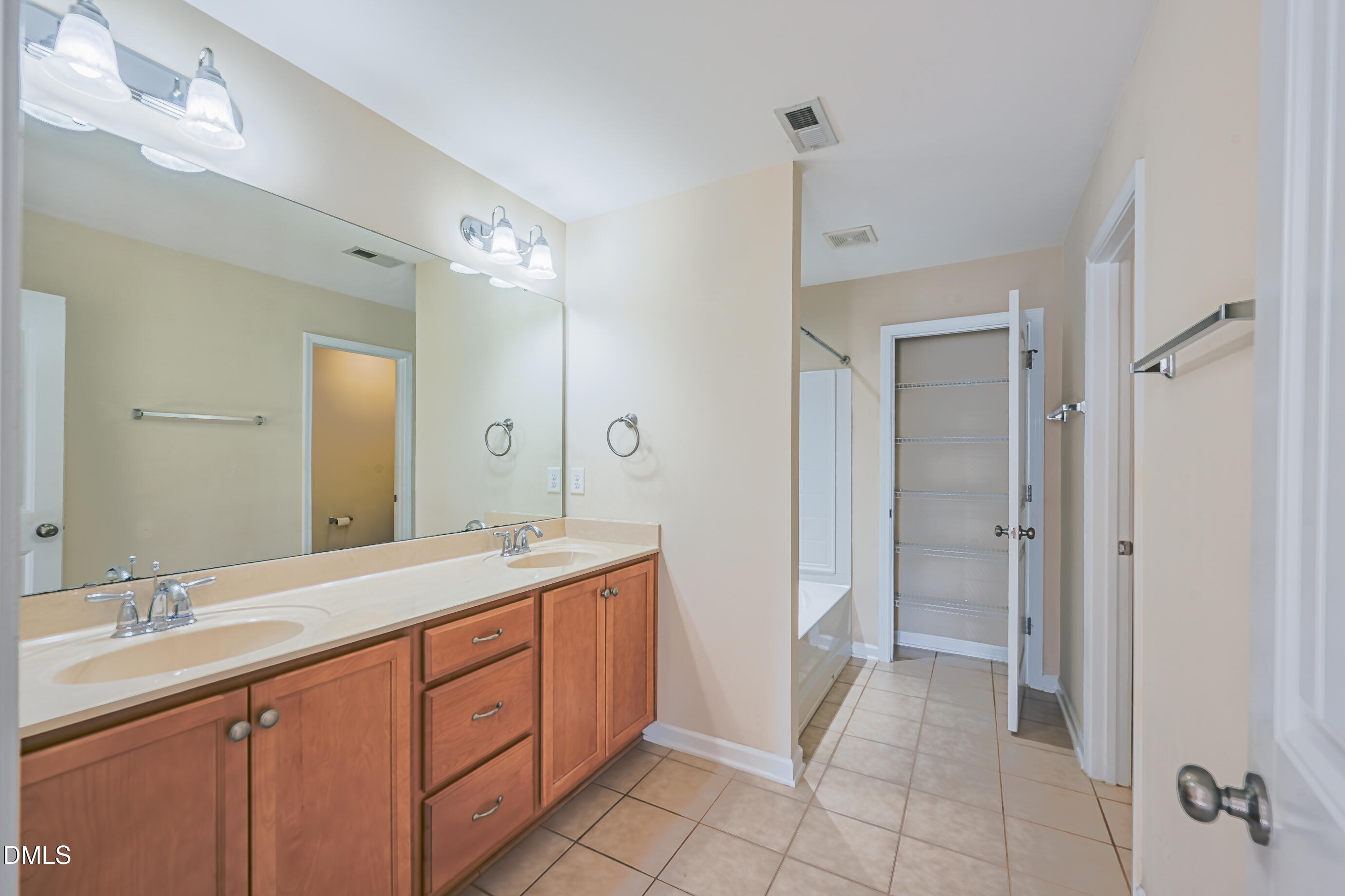 1260 Silver Beach Way Property Photo 15