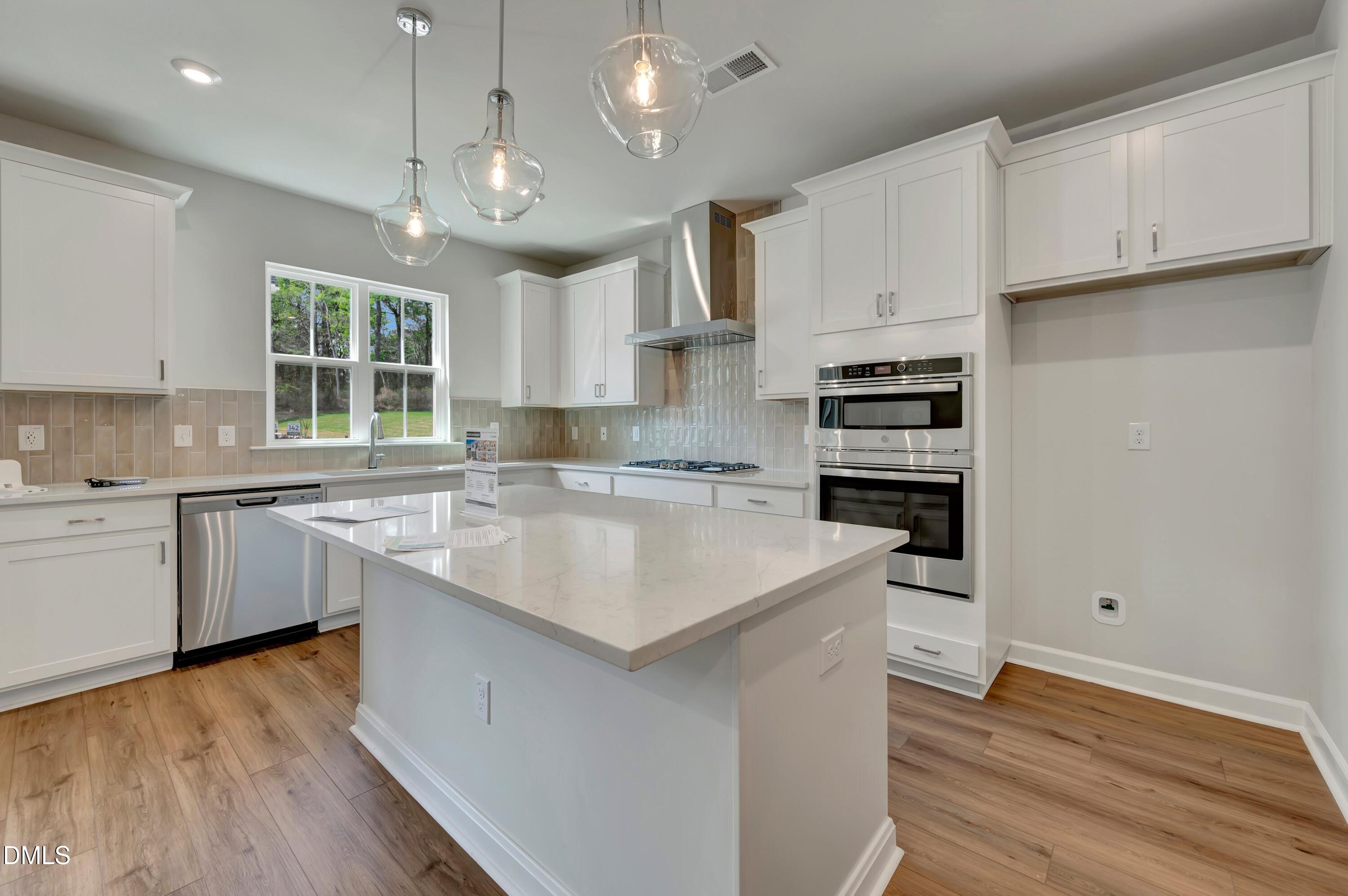 608 Brackenberry Alley Property Photo 4