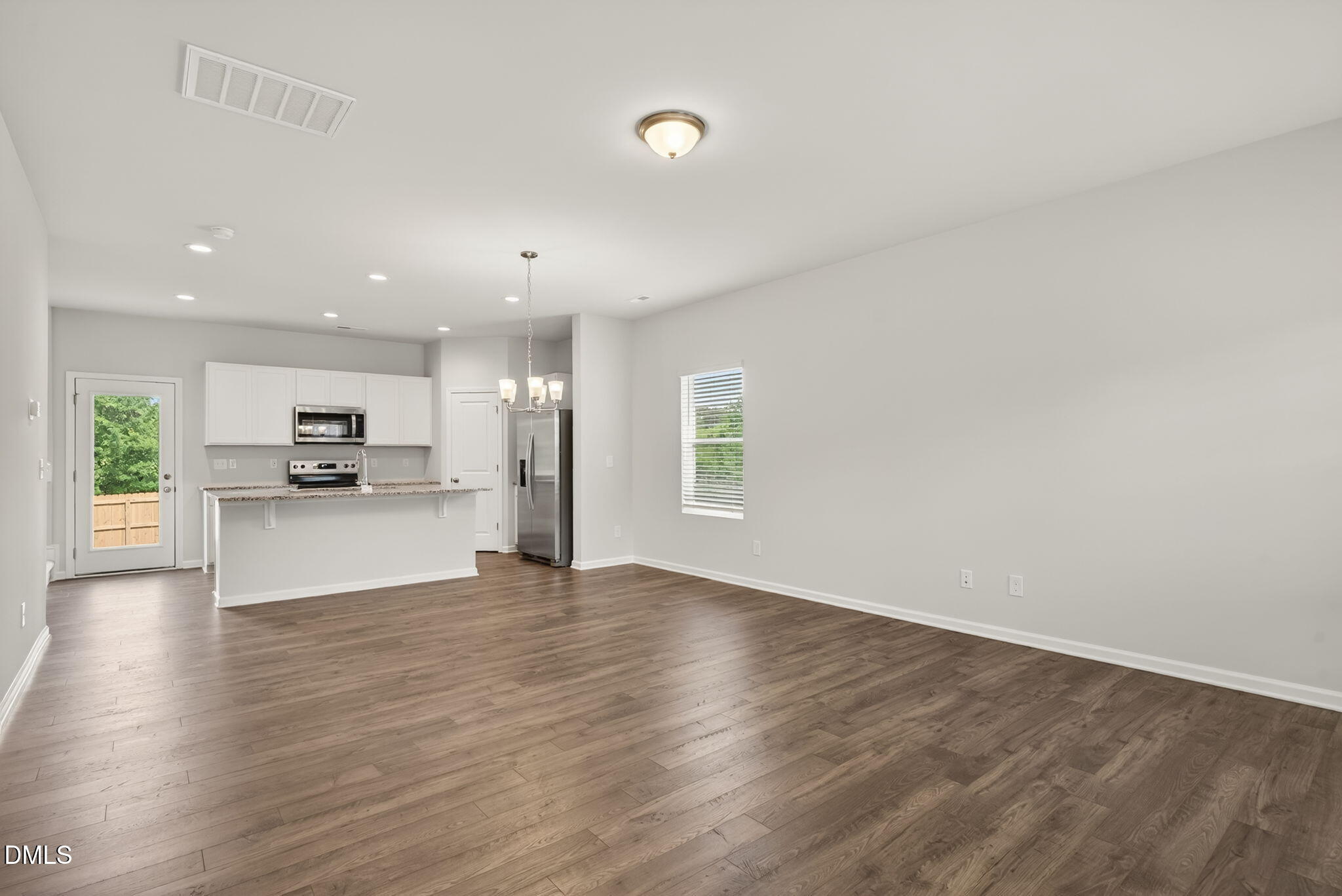 105 Stout Landing Property Photo 4