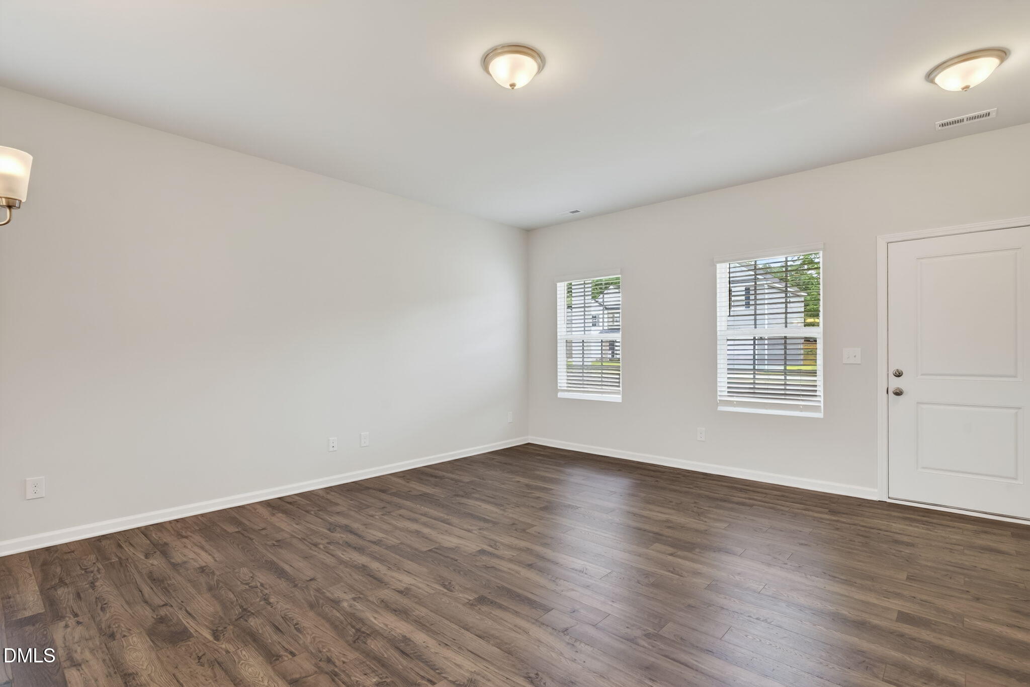 105 Stout Landing Property Photo 8