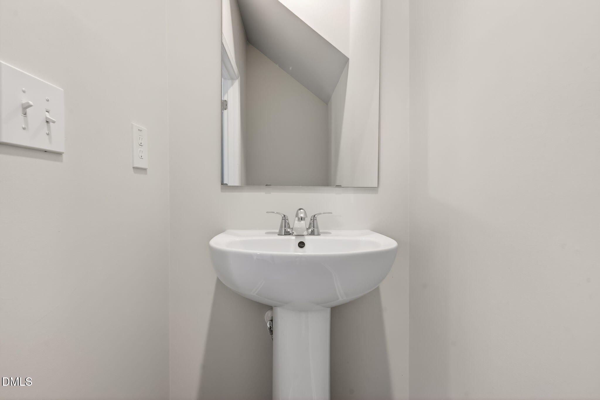 105 Stout Landing Property Photo 16