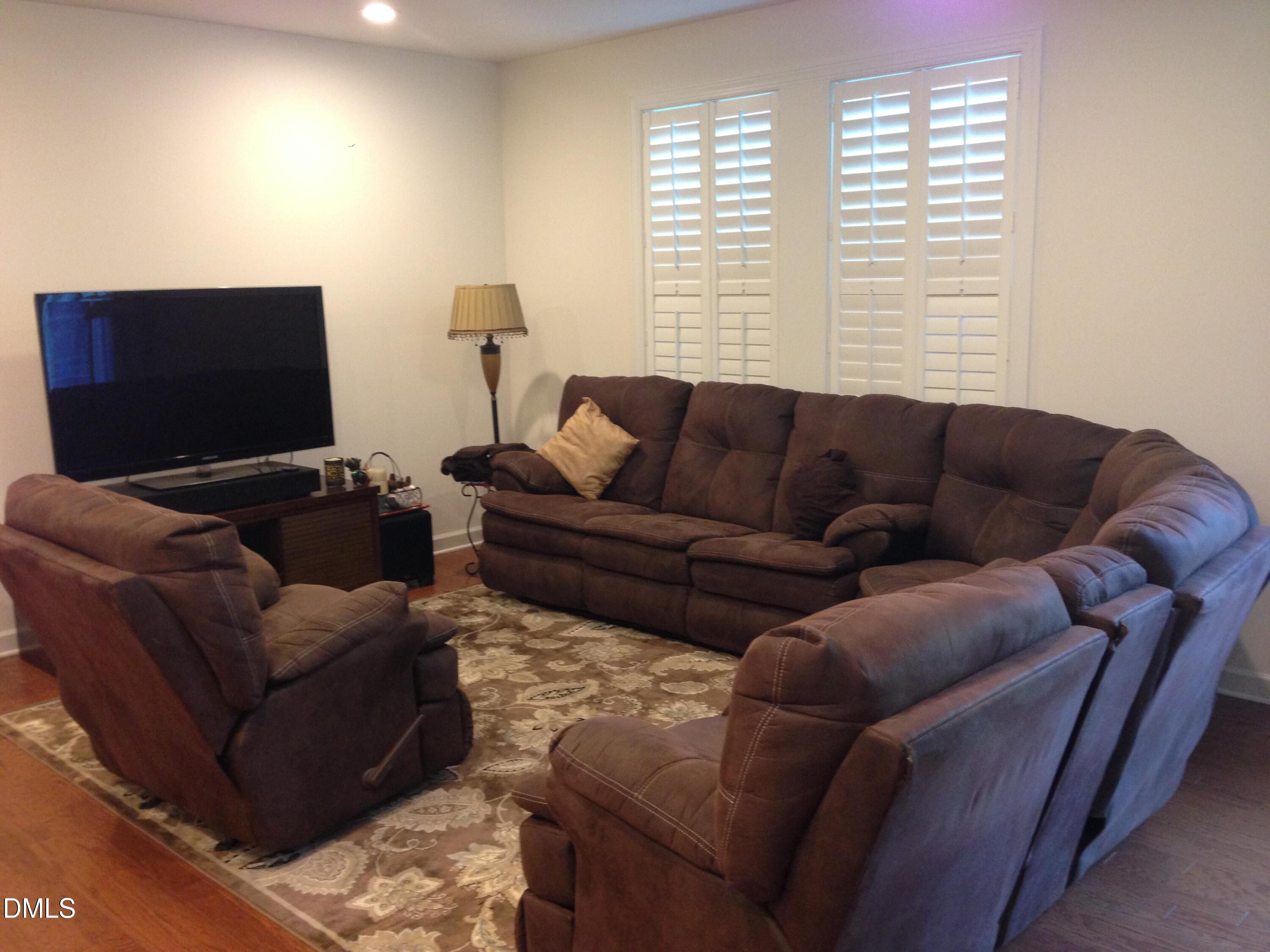 131 Alamosa Place Property Photo 7
