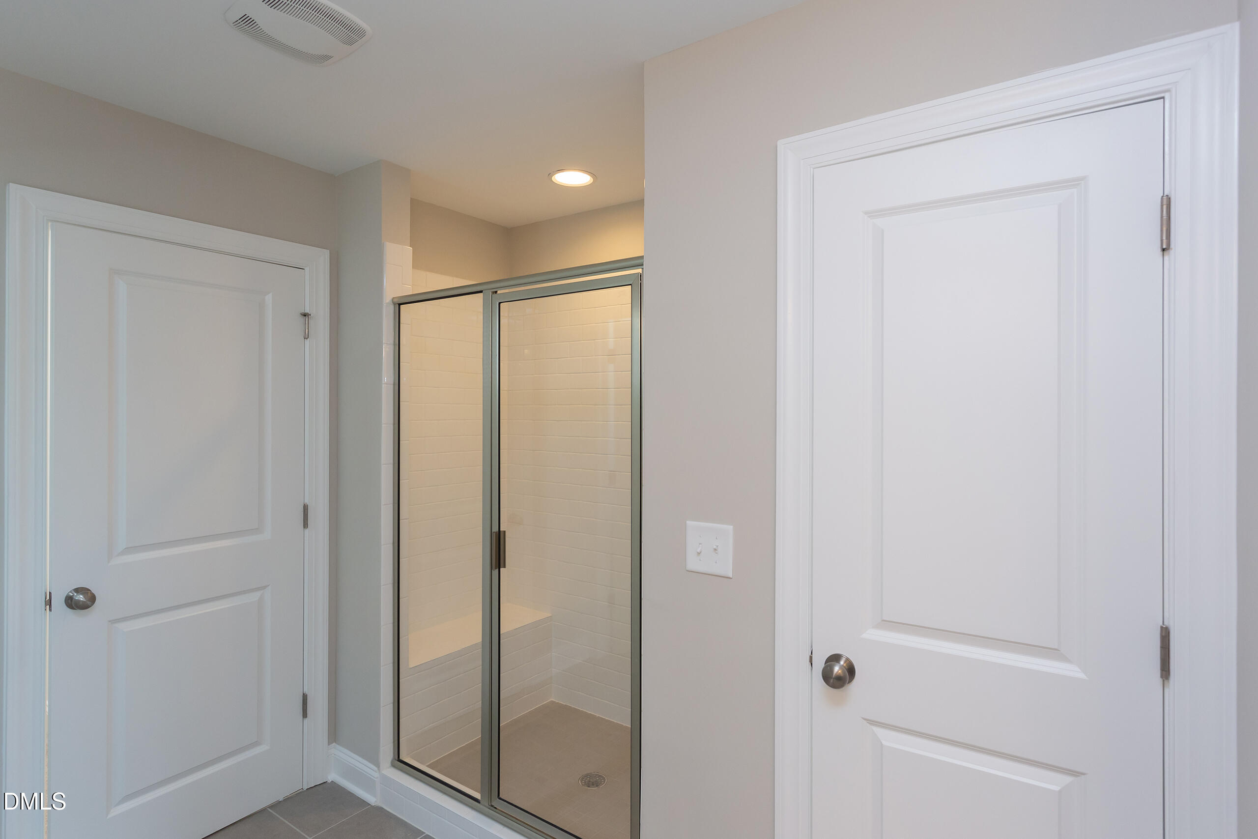 9453 Wood River Drive 08 Property Photo 15