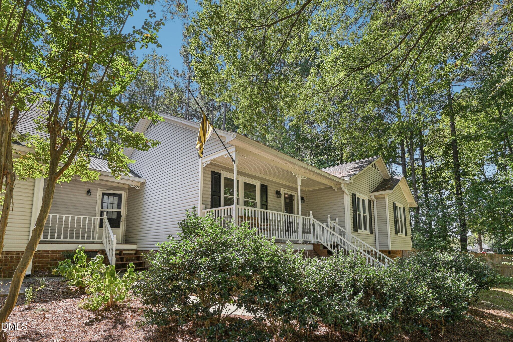 2004 Spring Valley Drive Property Photo 3