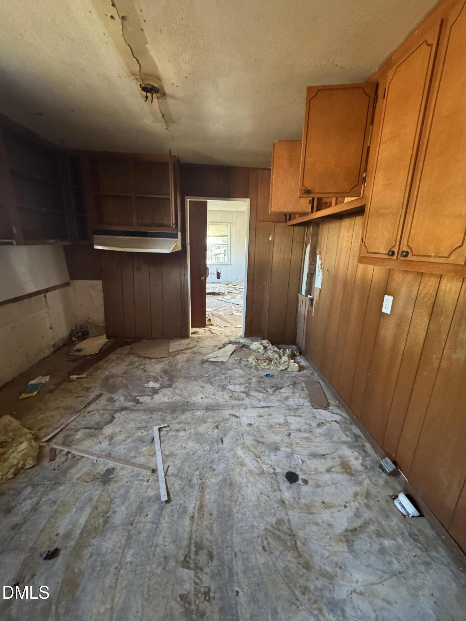 6255 Pine Street Property Photo 3