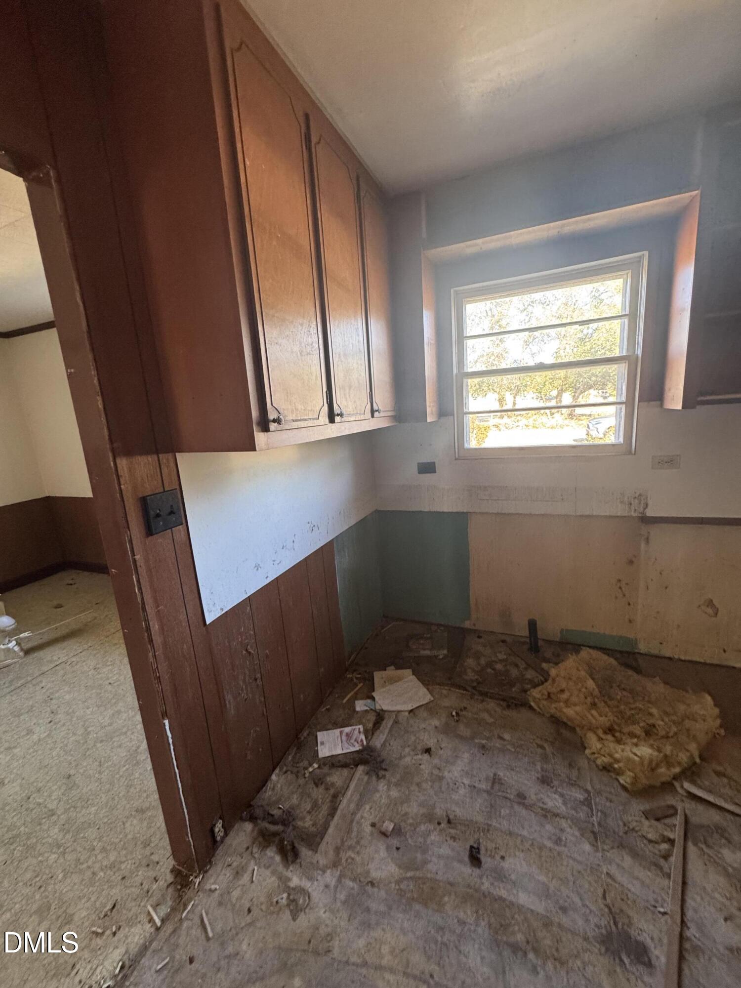 6255 Pine Street Property Photo 4