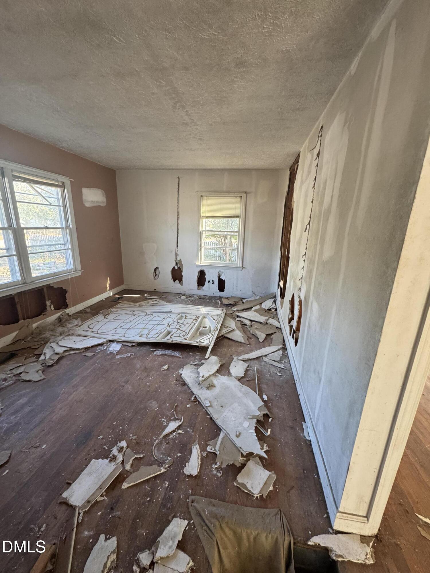 6255 Pine Street Property Photo 7