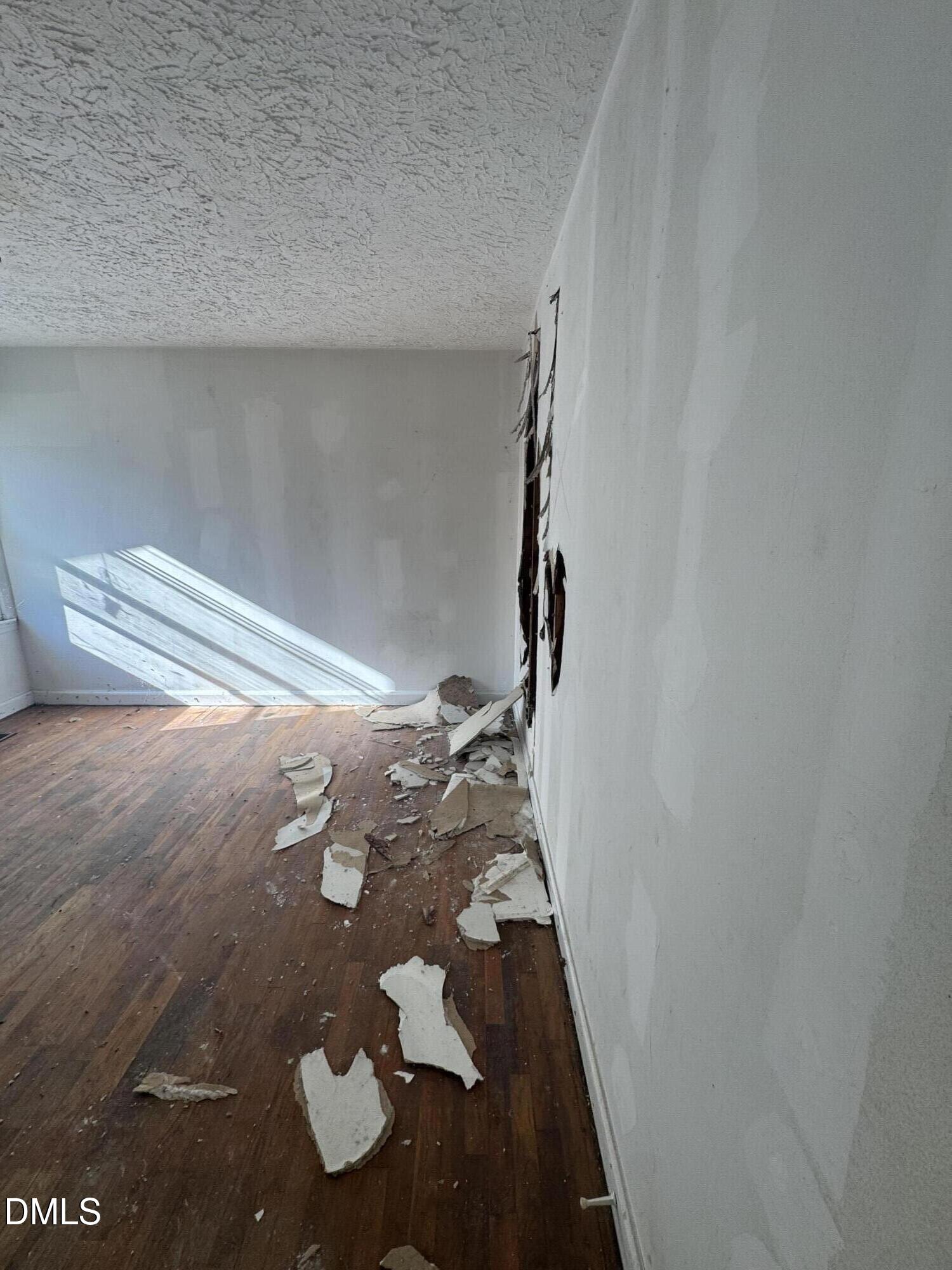 6255 Pine Street Property Photo 8