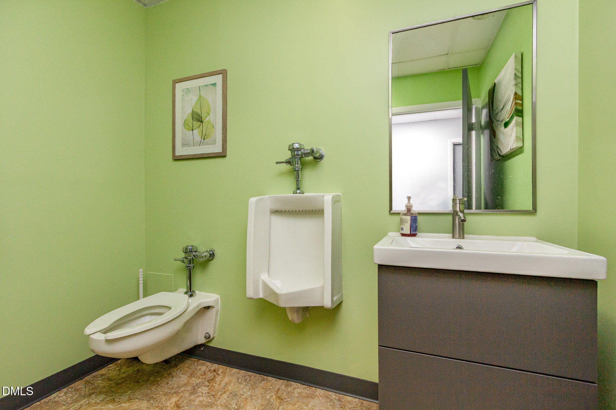 4909 Waters Edge Drive 200a Property Photo 4