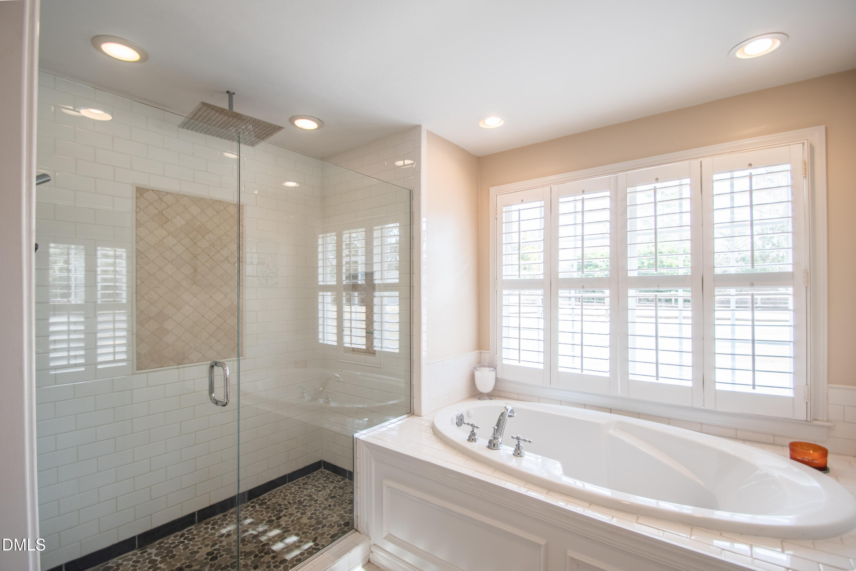 5708 Castlebrook Drive Property Photo 4
