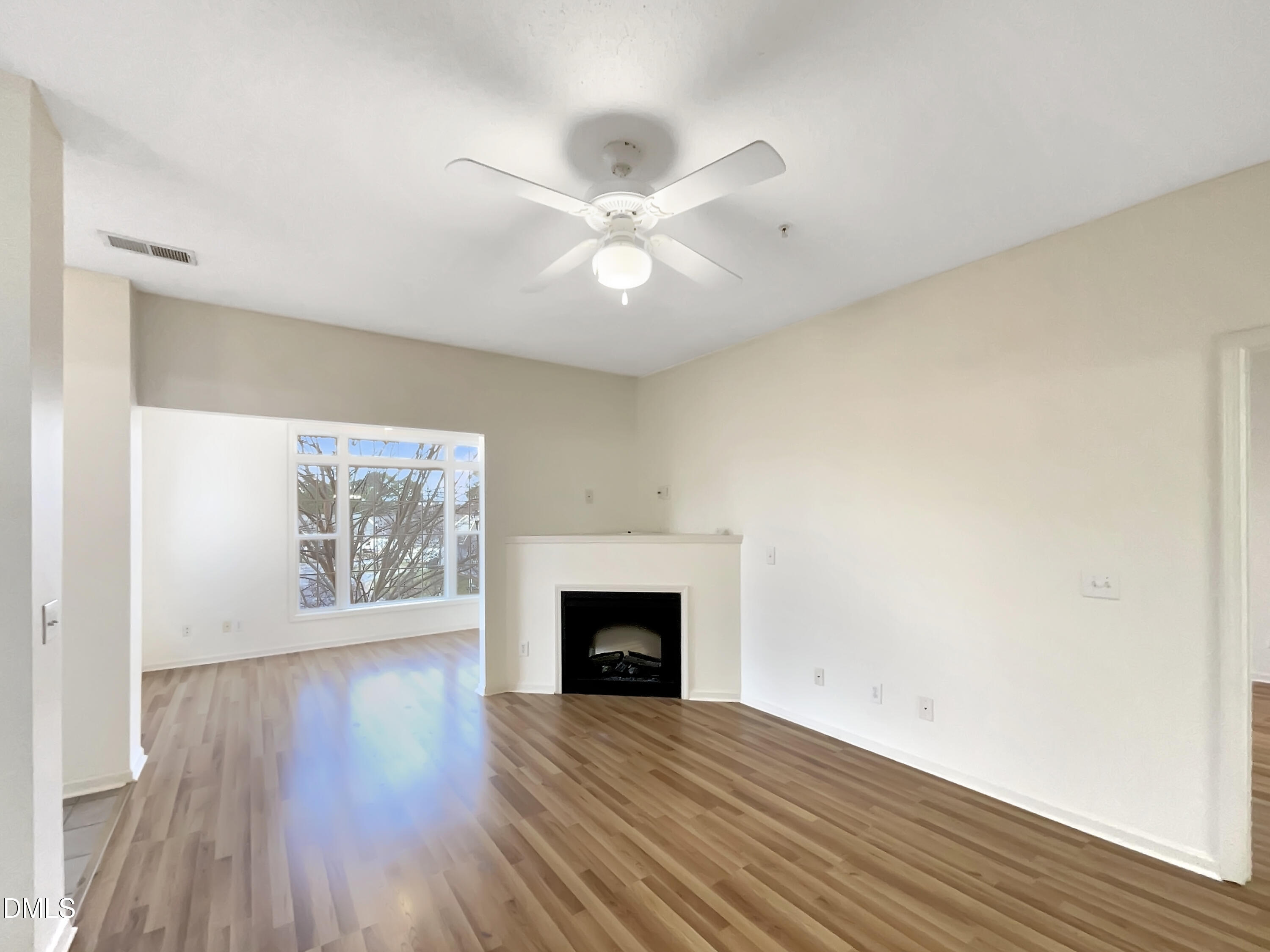 2501 Huntscroft Lane 203 Property Photo 3