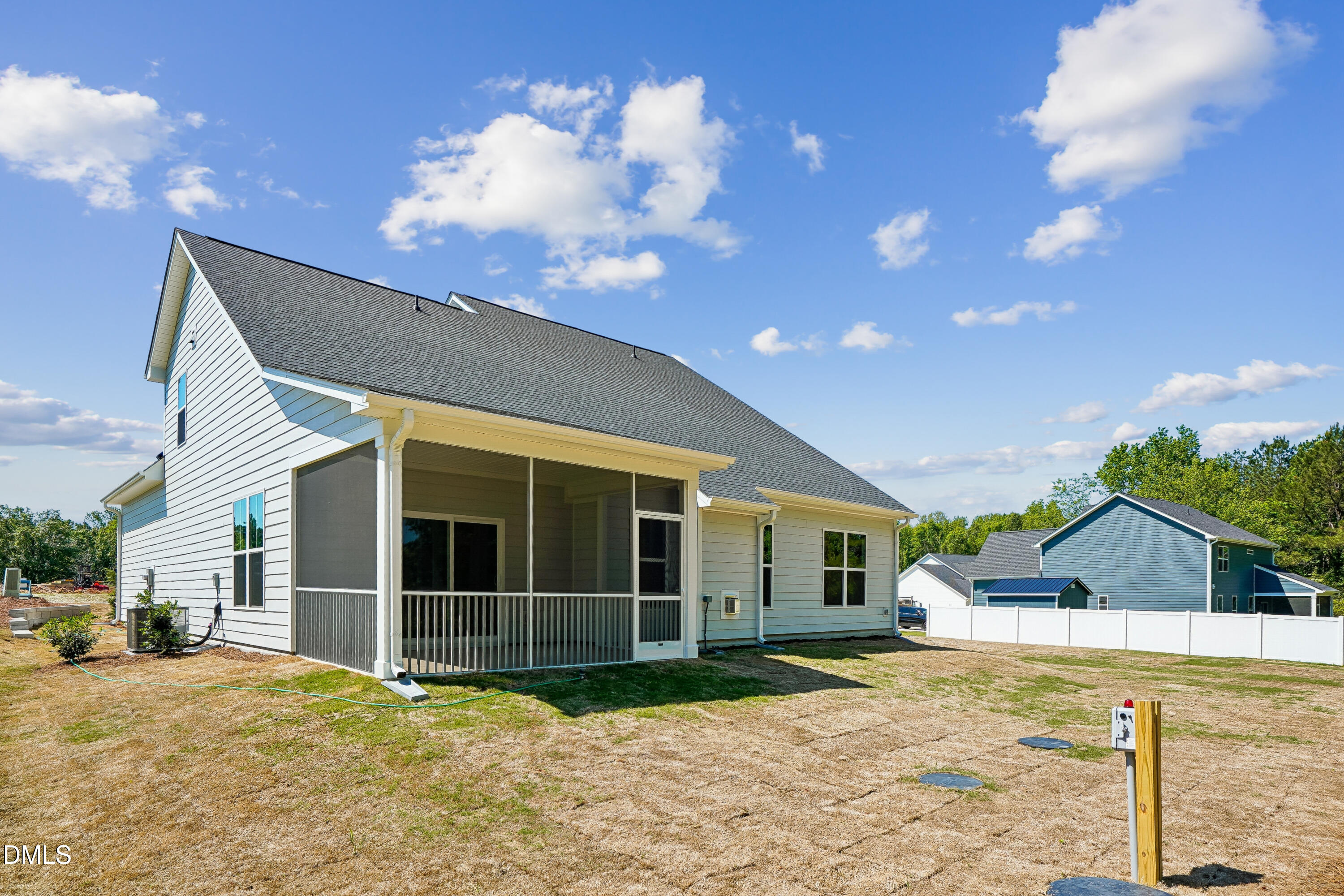 9513 Wood River Drive 004 Property Photo 2