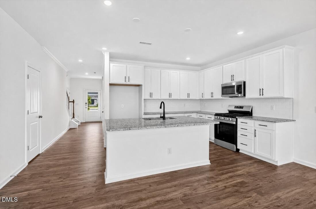 324 Sweetbay Tree Drive Property Photo 7