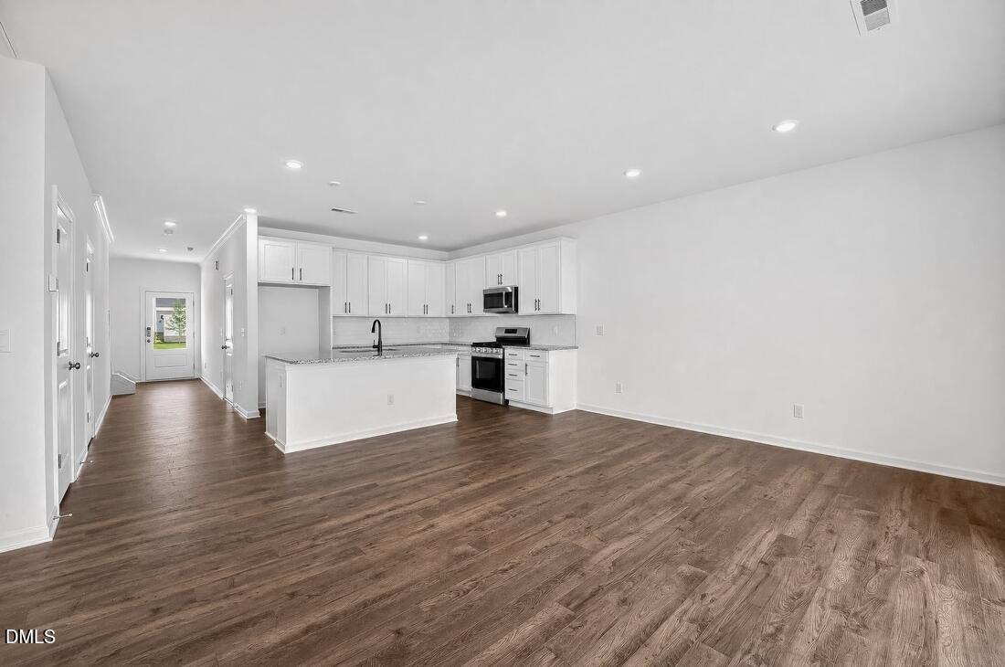 324 Sweetbay Tree Drive Property Photo 8