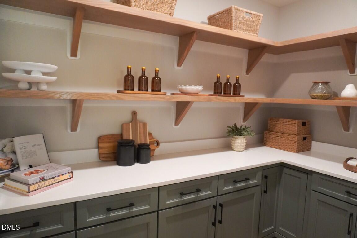 2433 Rosslare Mews Lane Property Photo 8