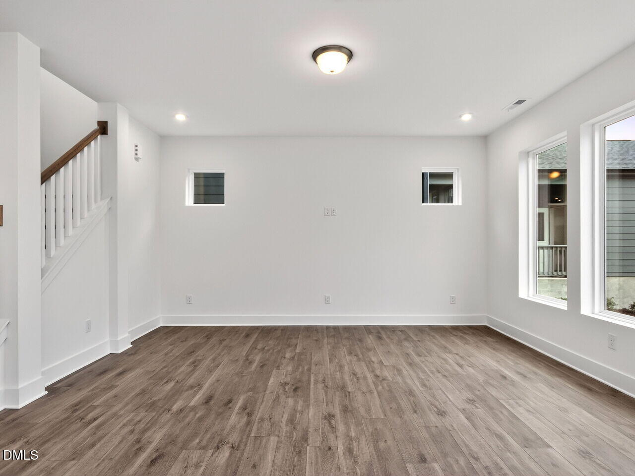 368 North Village Parkway Property Photo 15