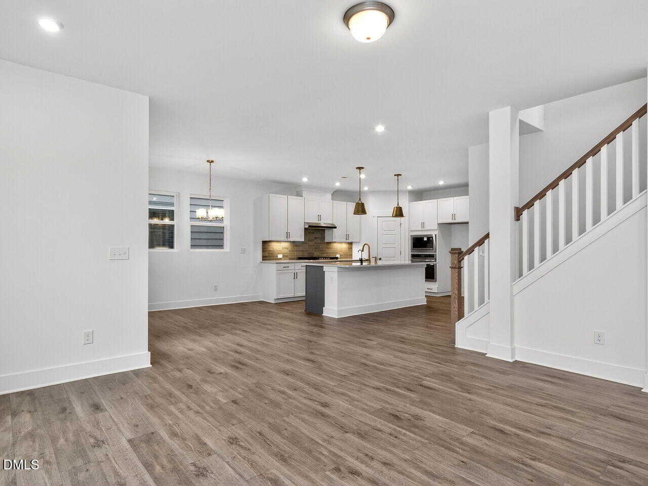 368 North Village Parkway Property Photo 17