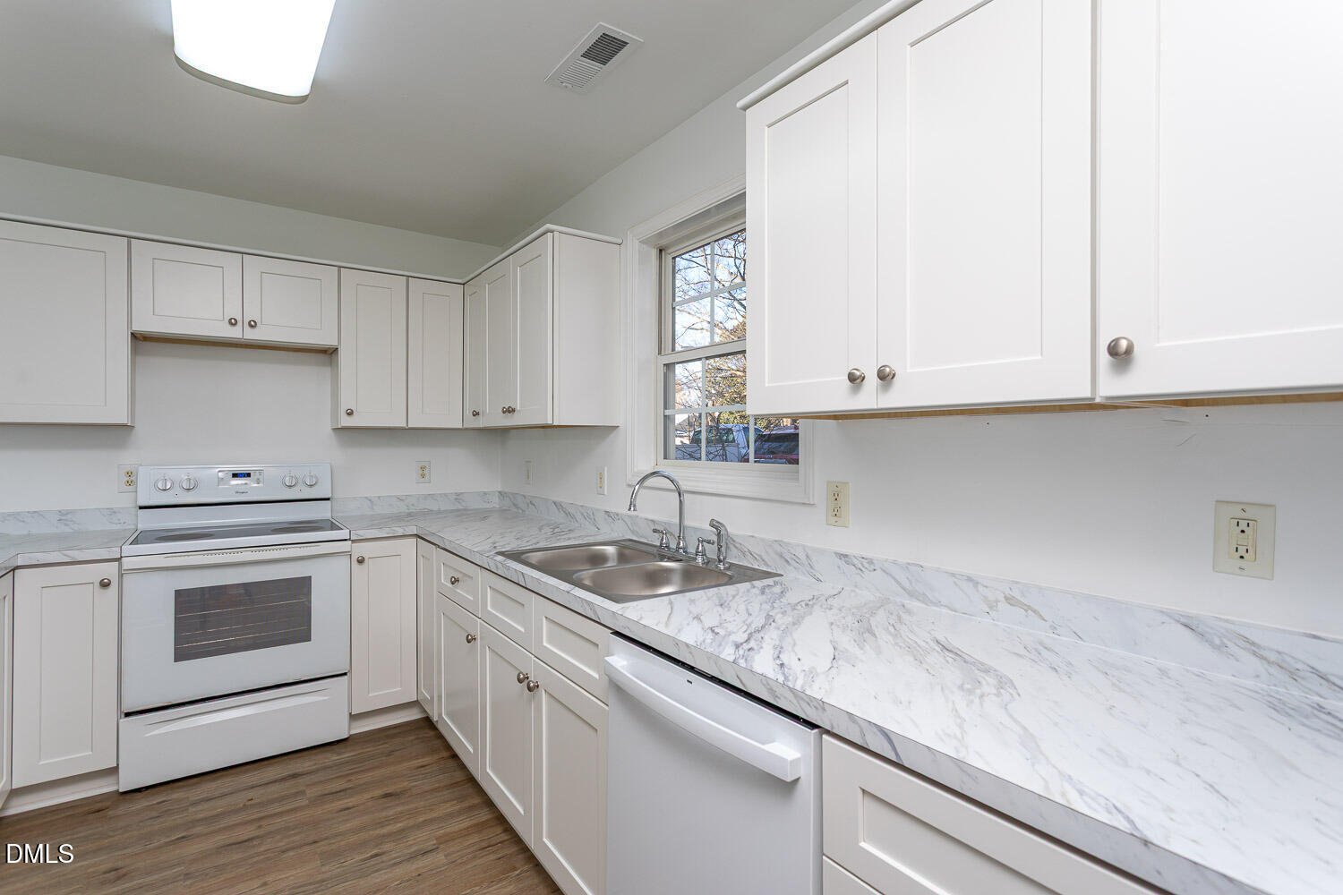 425 Pearce Avenue Property Photo 6