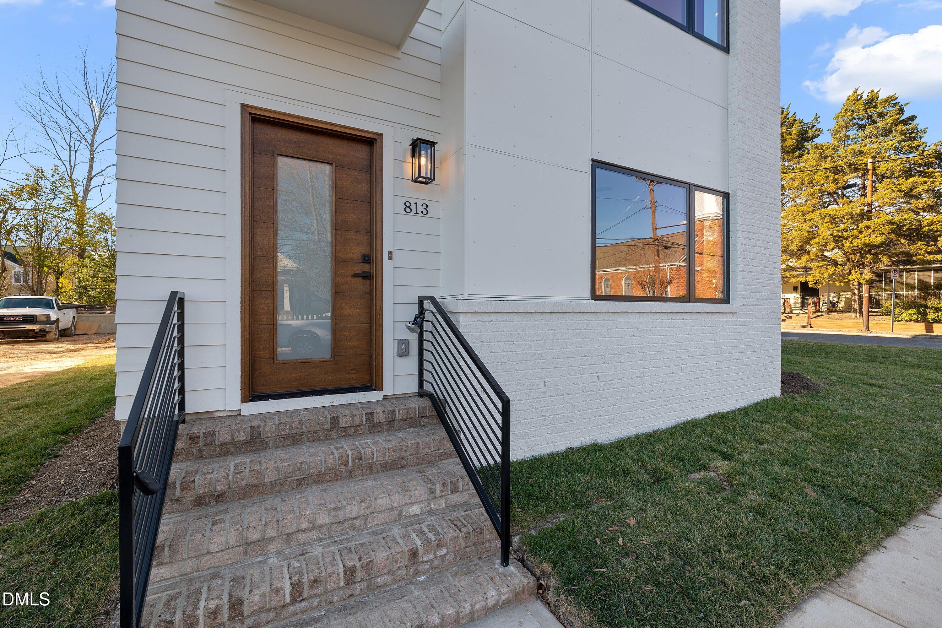 813 N Roxboro Street Property Photo 5