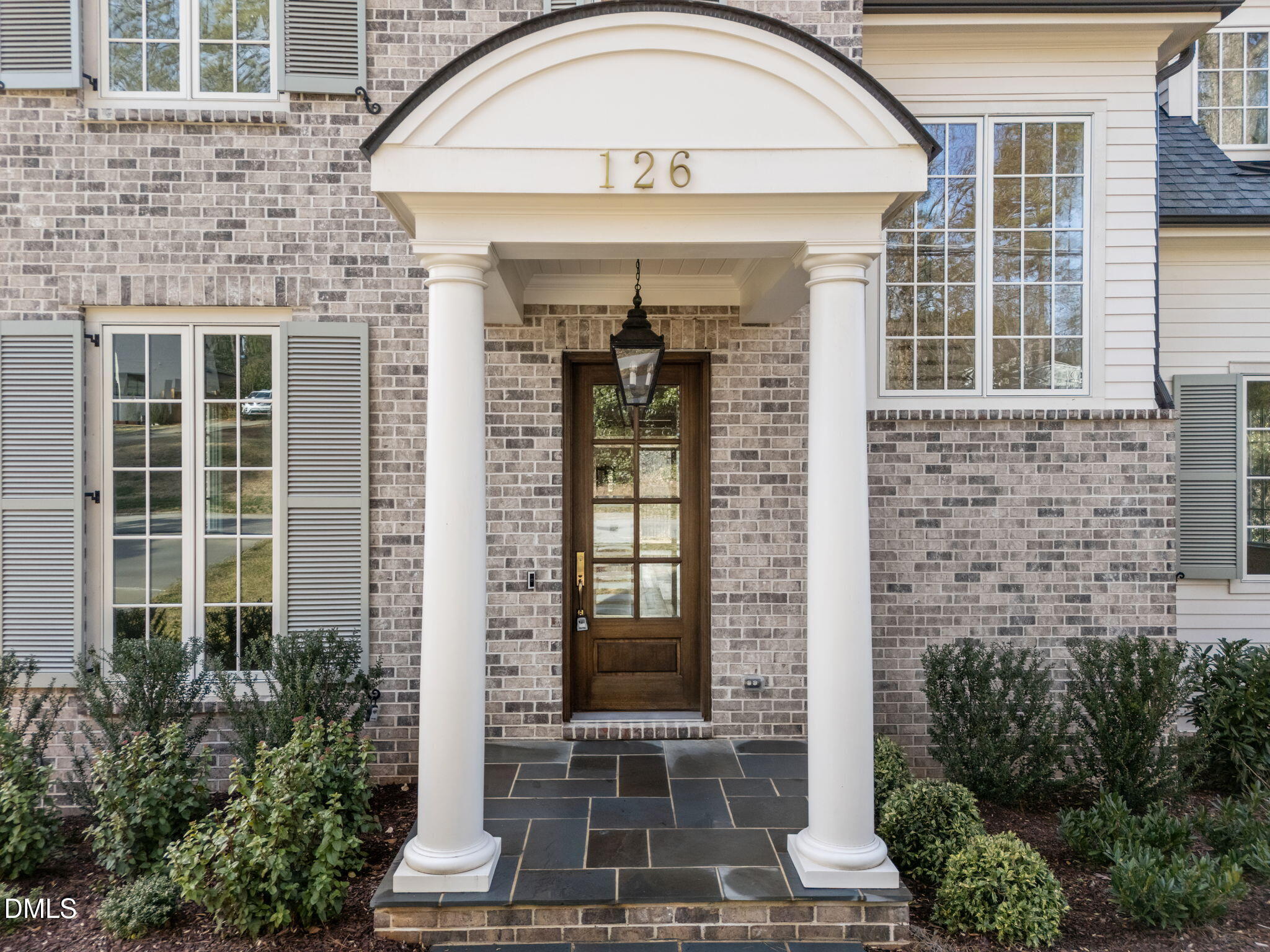 126 E Drewry Lane