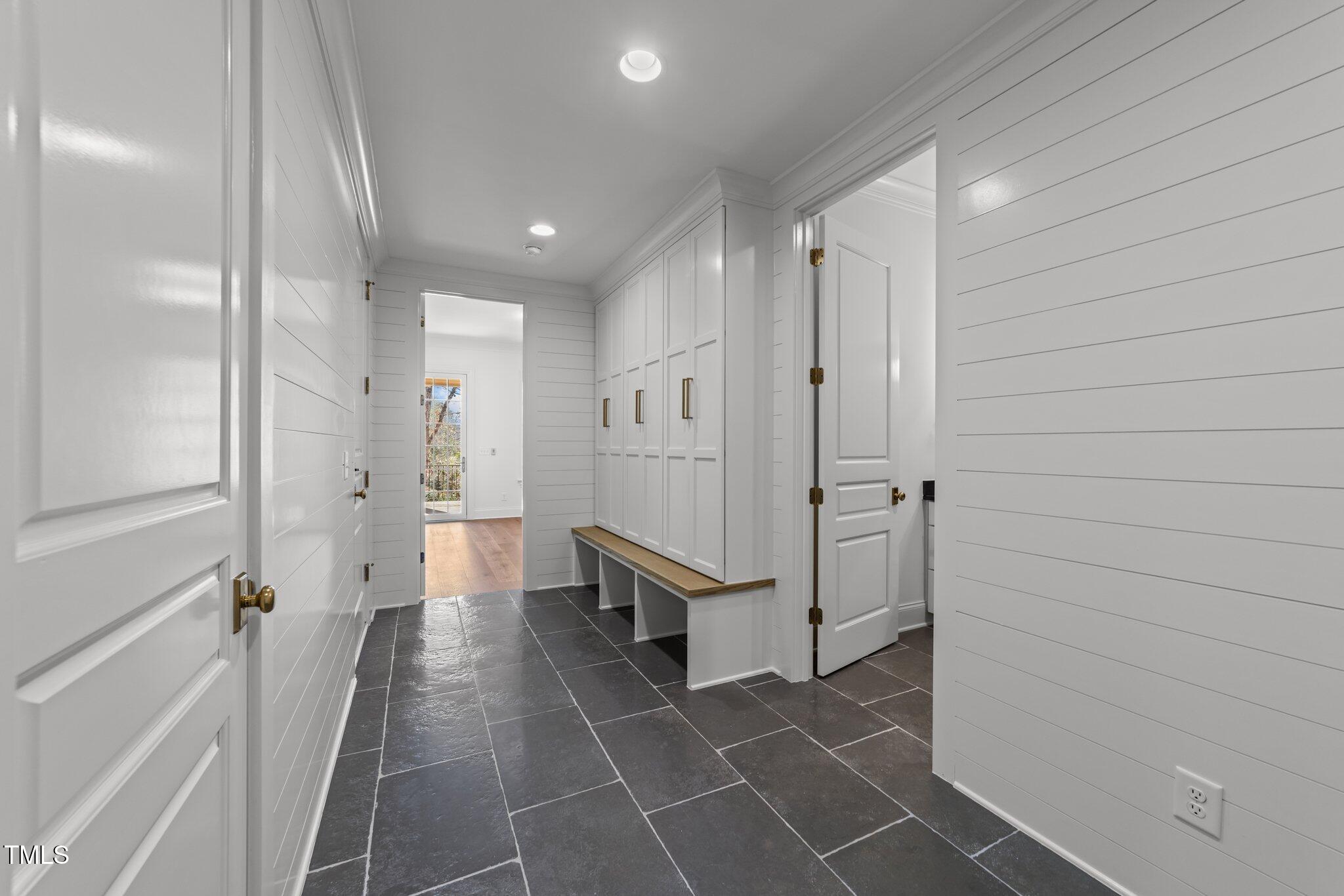 126 E Drewry Lane Property Photo 45