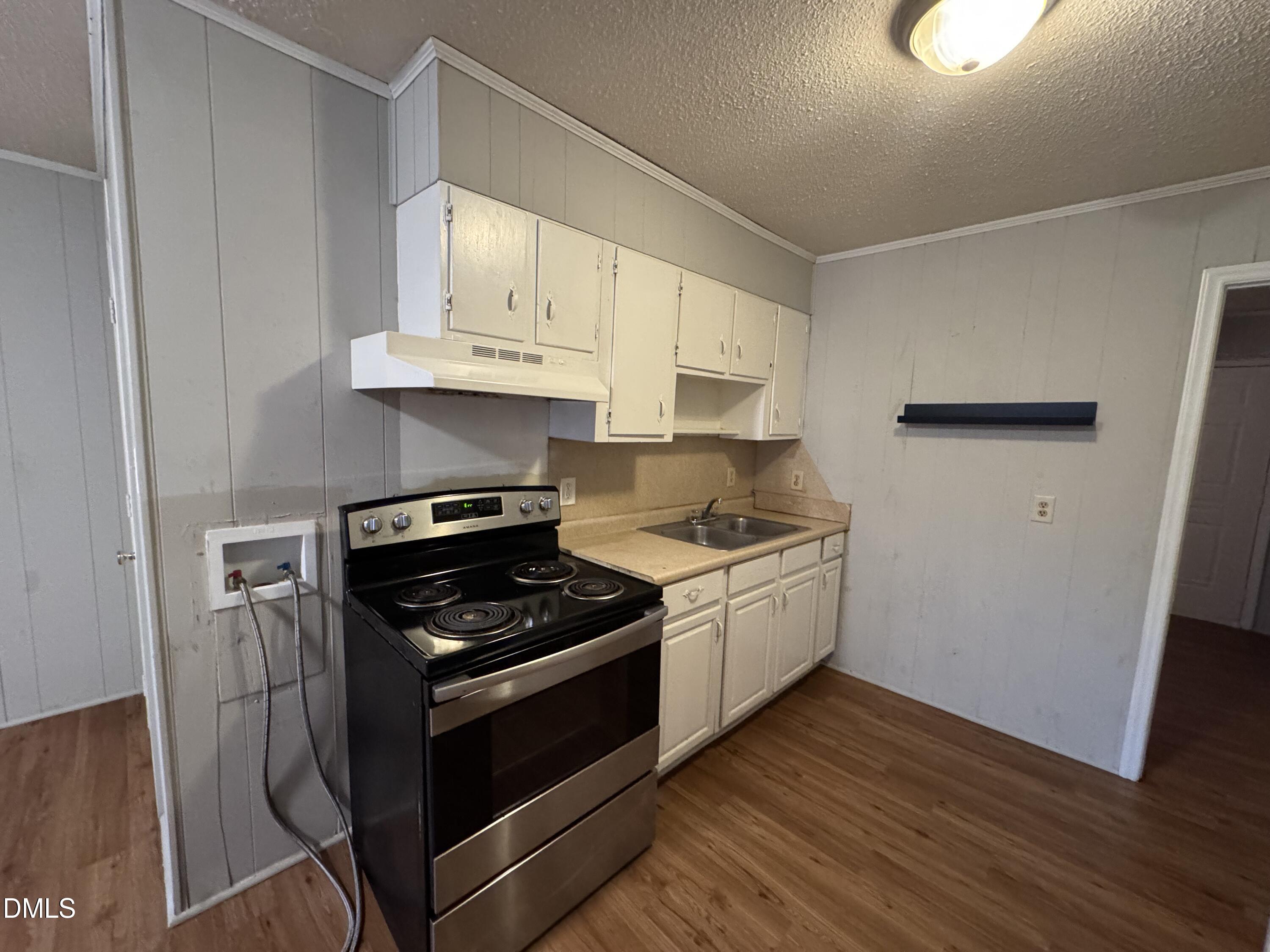 1014 Sedgefield Street Property Photo 9