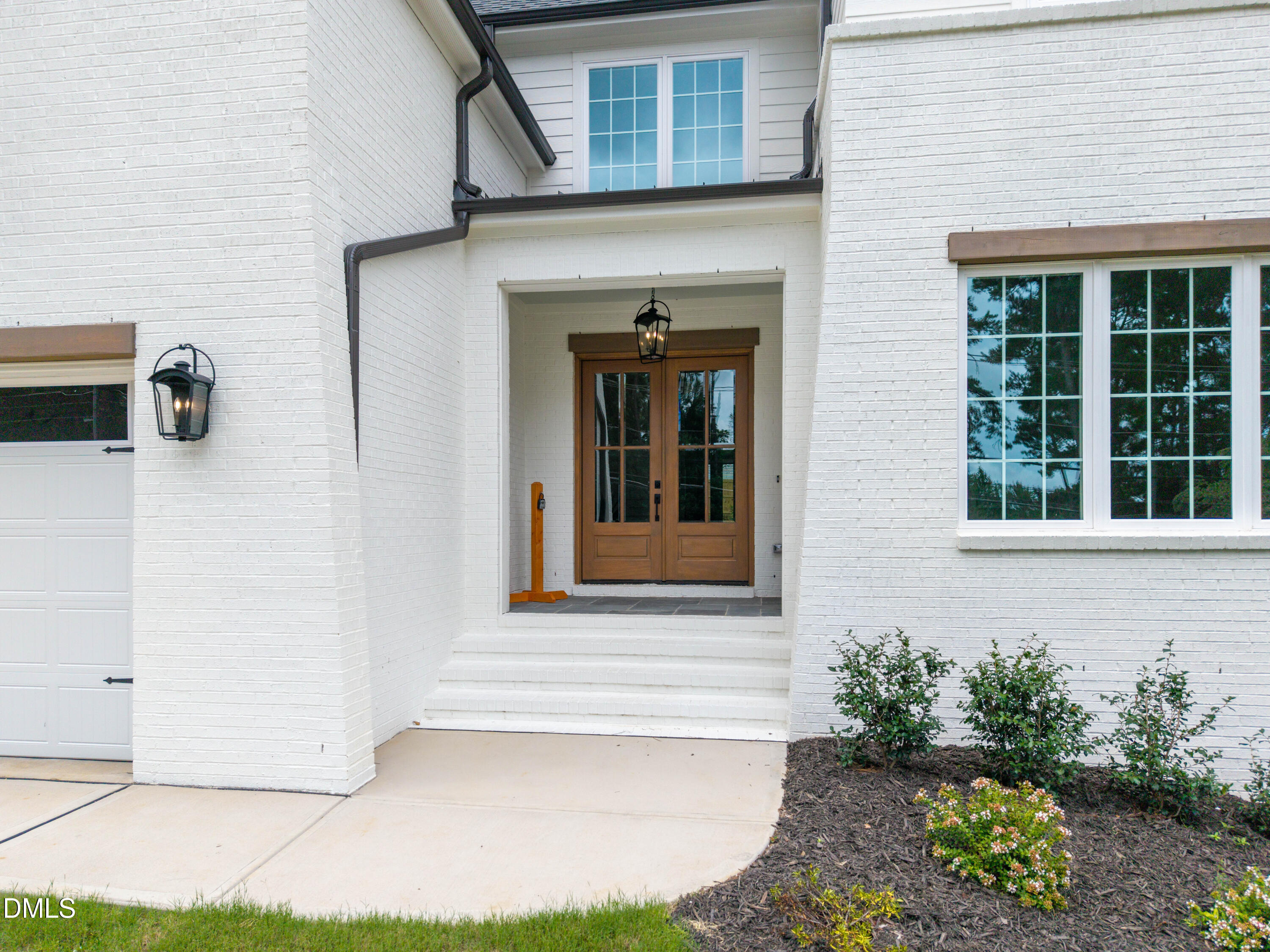 621 Duke Drive Property Photo 4