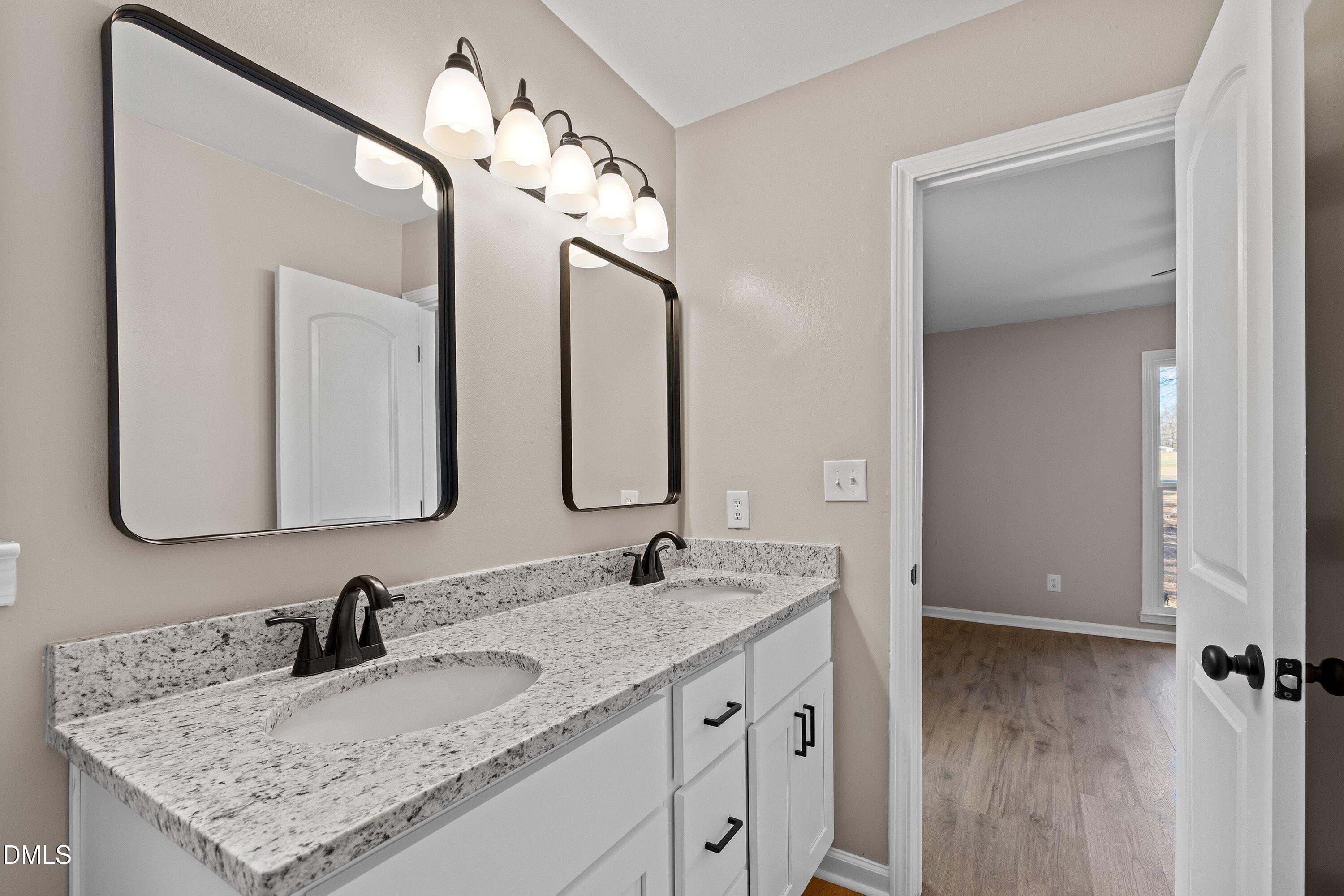 113 Chatham Court Property Photo 25