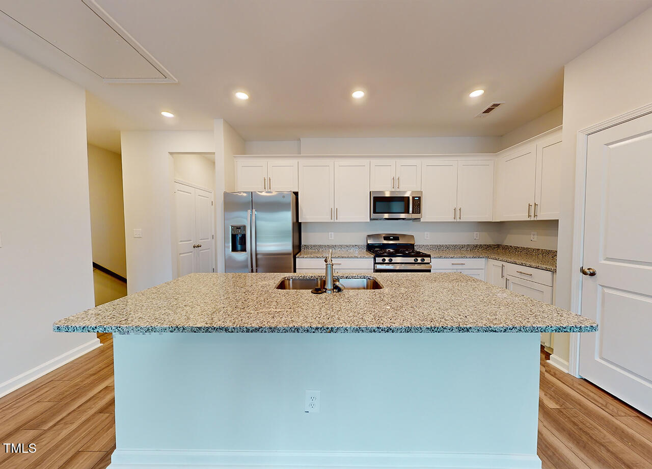 200 Lemon Leaf Place Lantana Property Photo 2