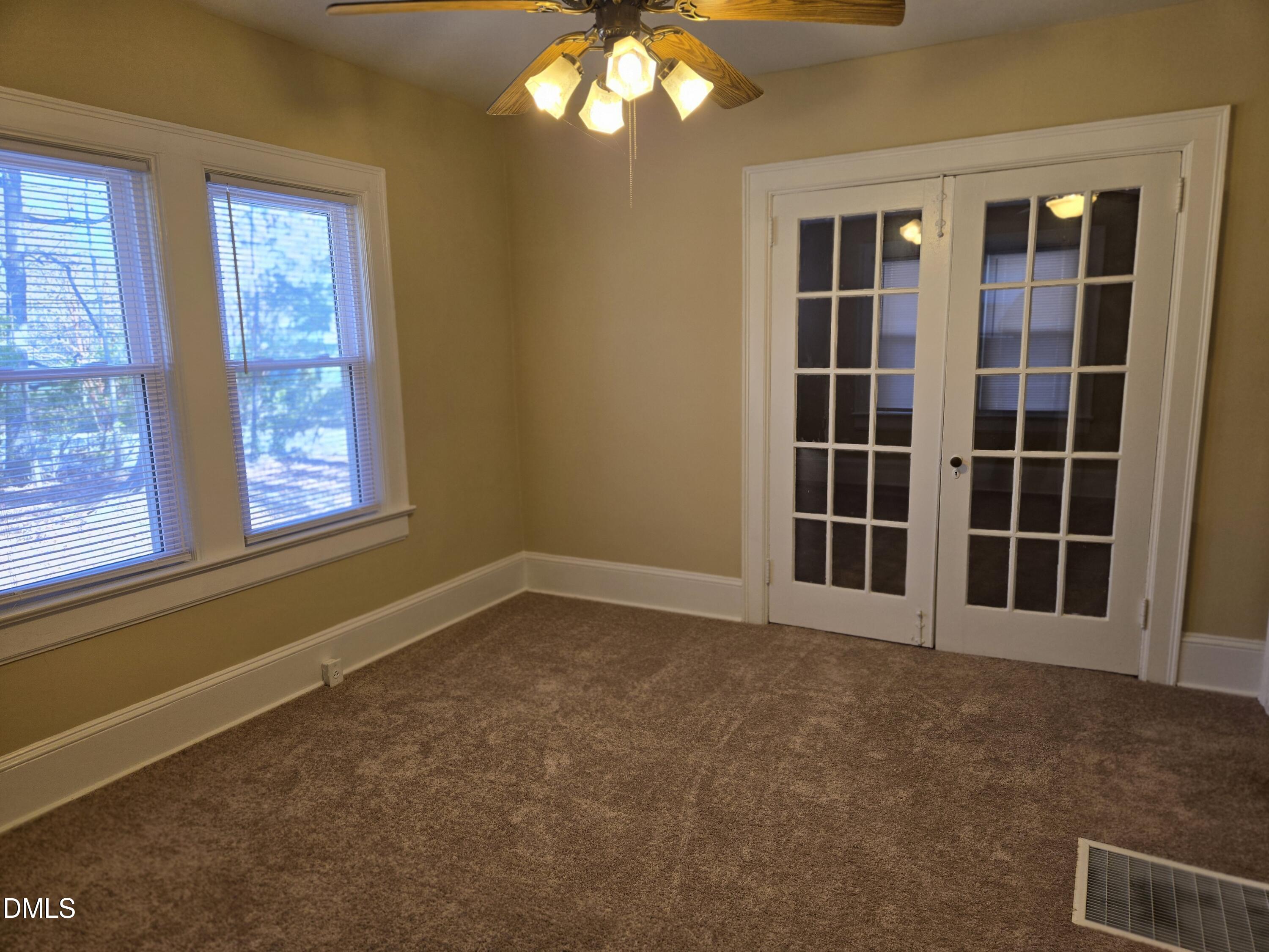 205 N Smithfield Road Property Photo 8