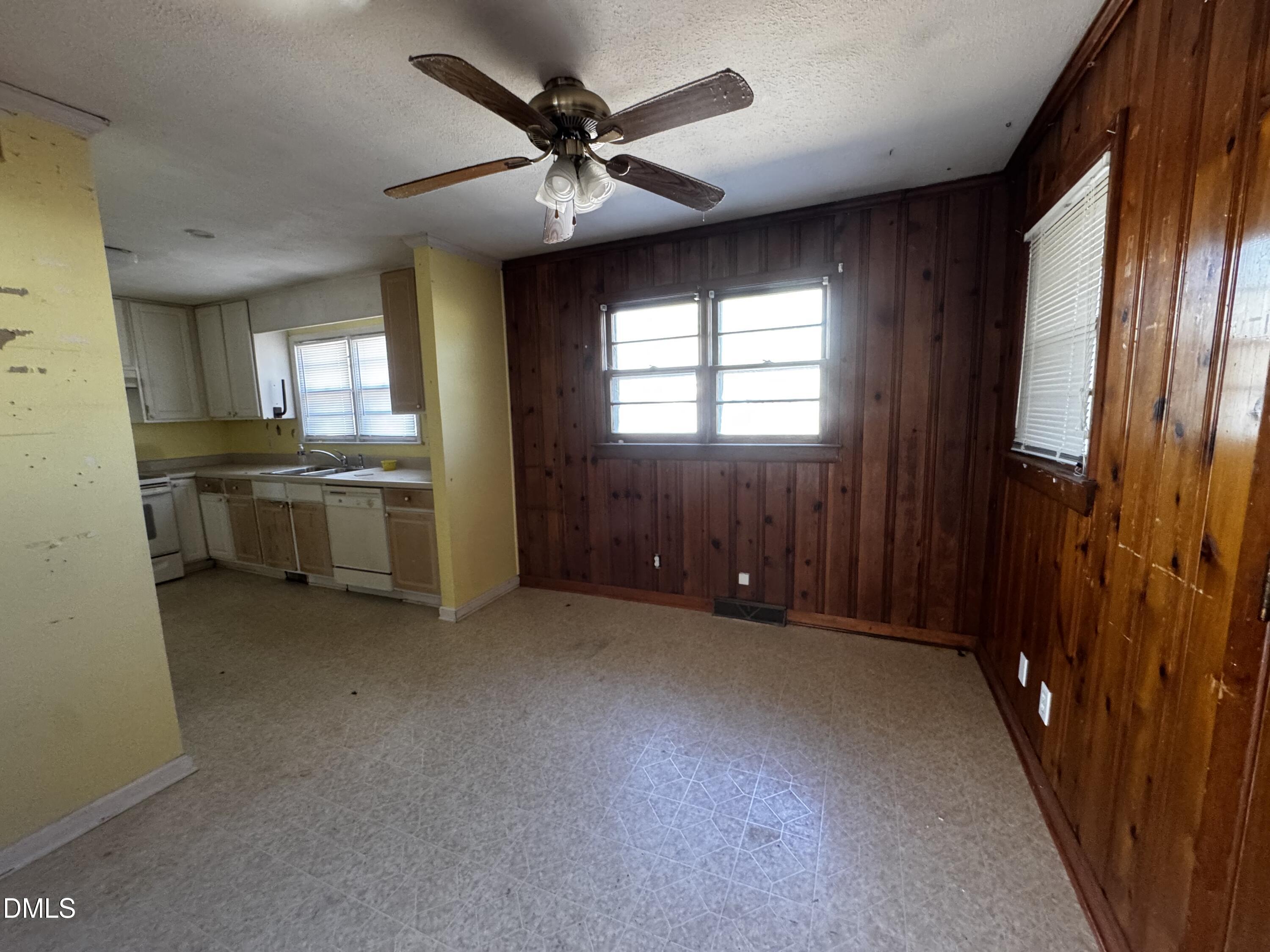 102 Hartley Drive Property Photo 5