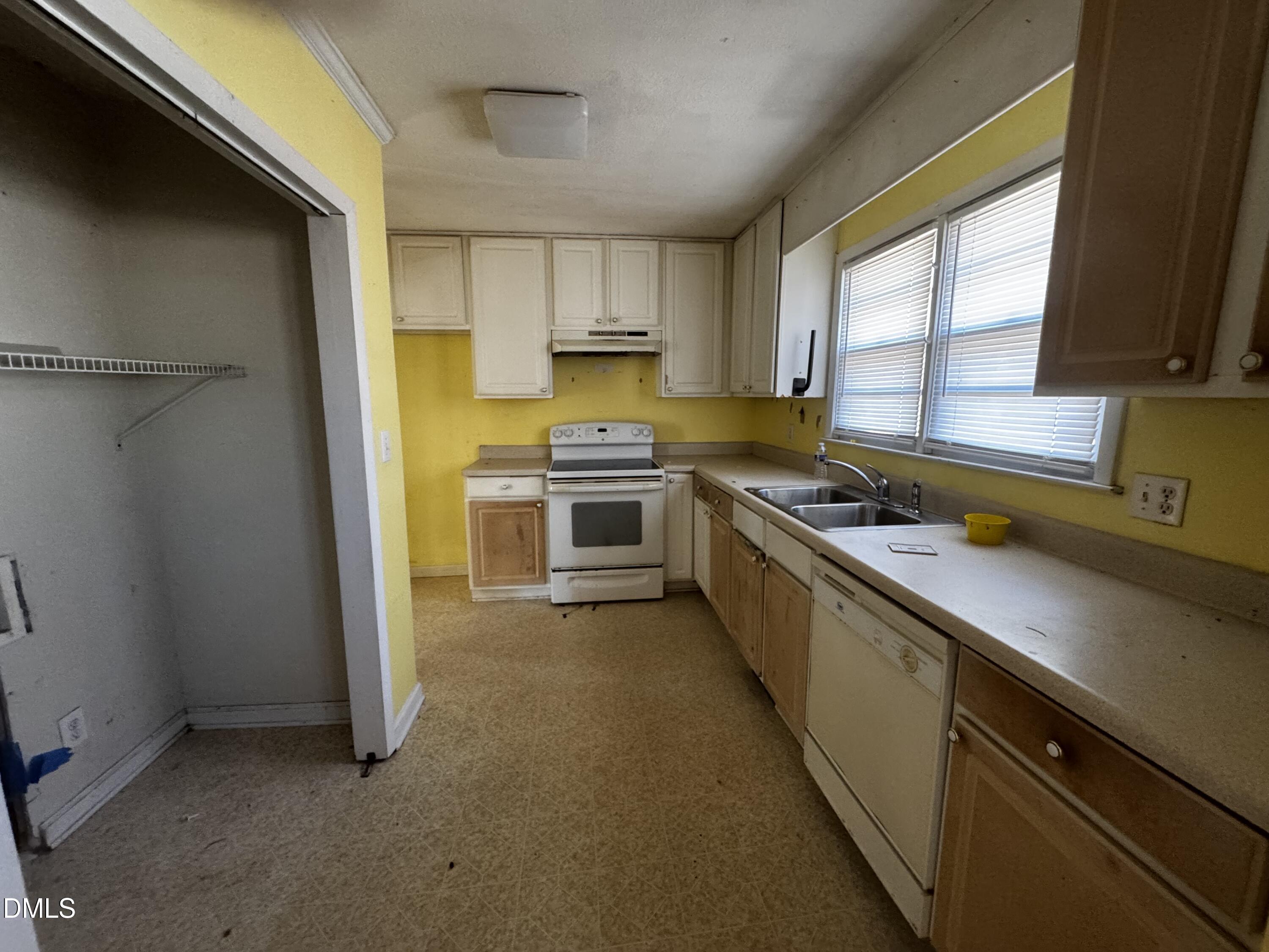 102 Hartley Drive Property Photo 6