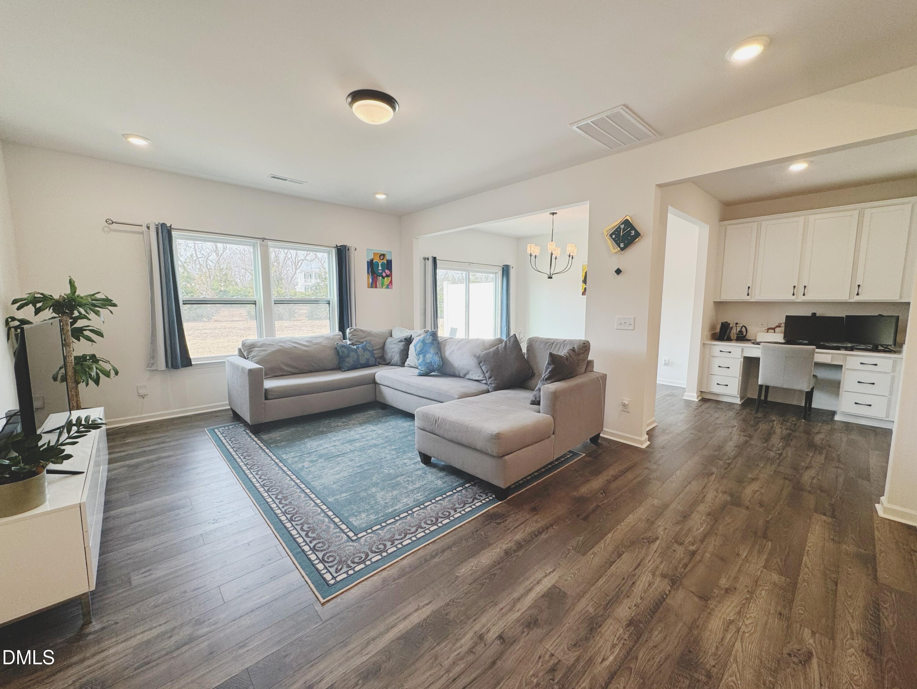 106 Periwinkle Place Property Photo 4