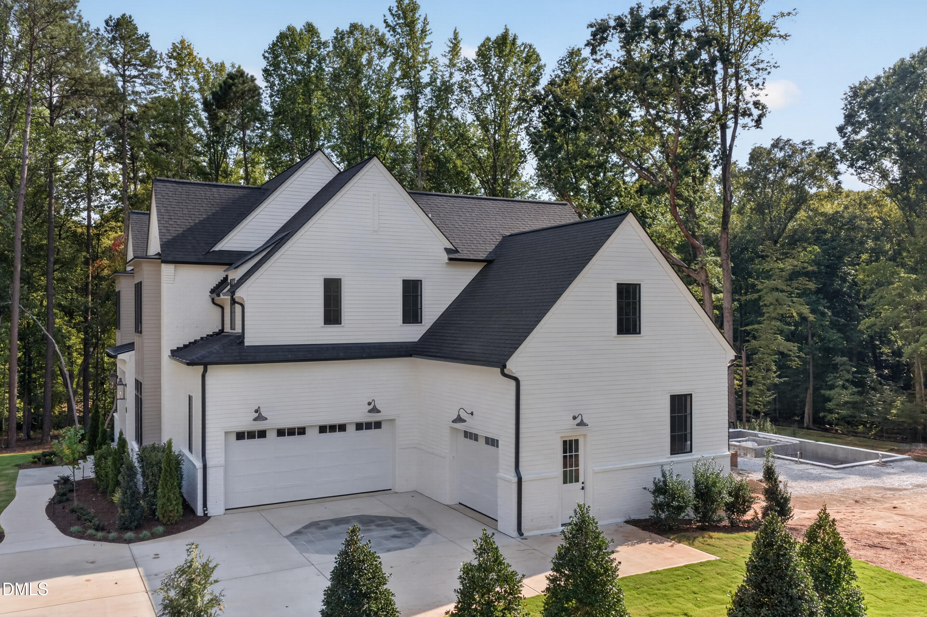 6477 Sanctuary Falls Drive Property Photo 4