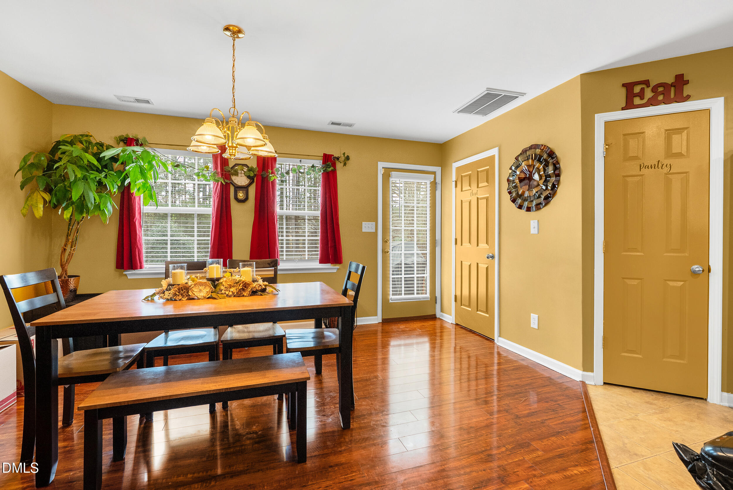 8840 Thornton Town Place Property Photo 7
